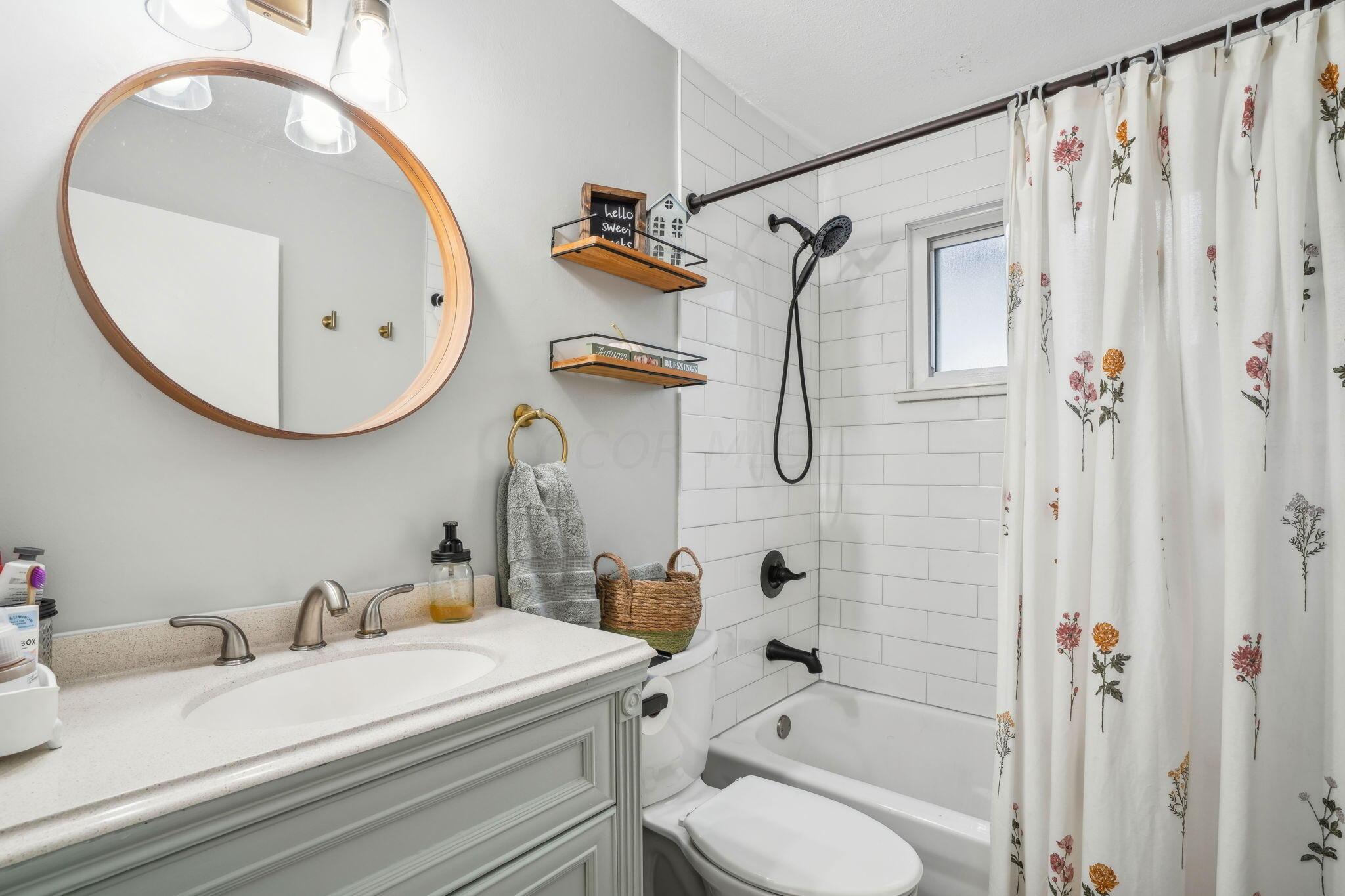 292 E Stafford Avenue