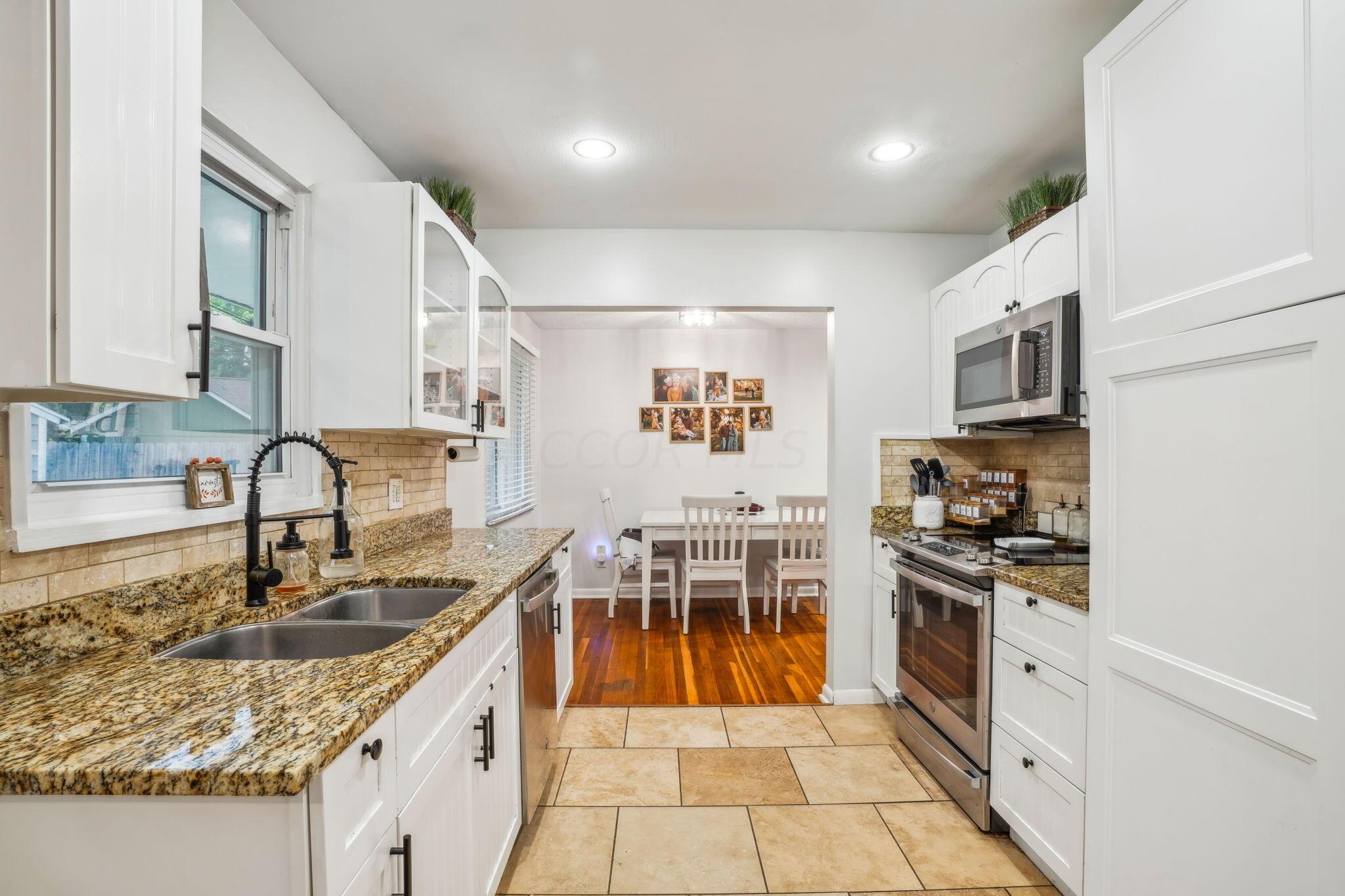 292 E Stafford Avenue