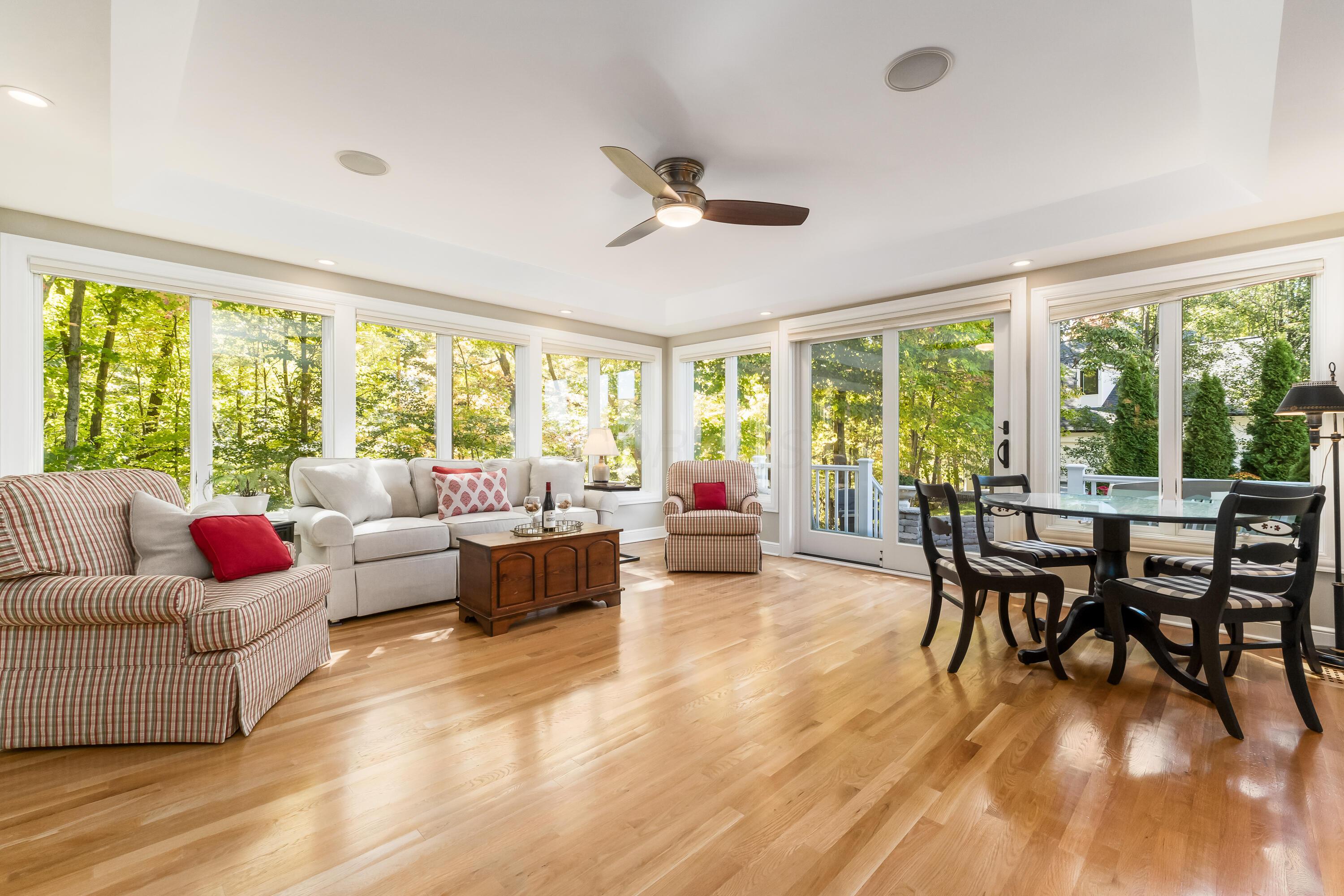 5358 Lake Shore Avenue