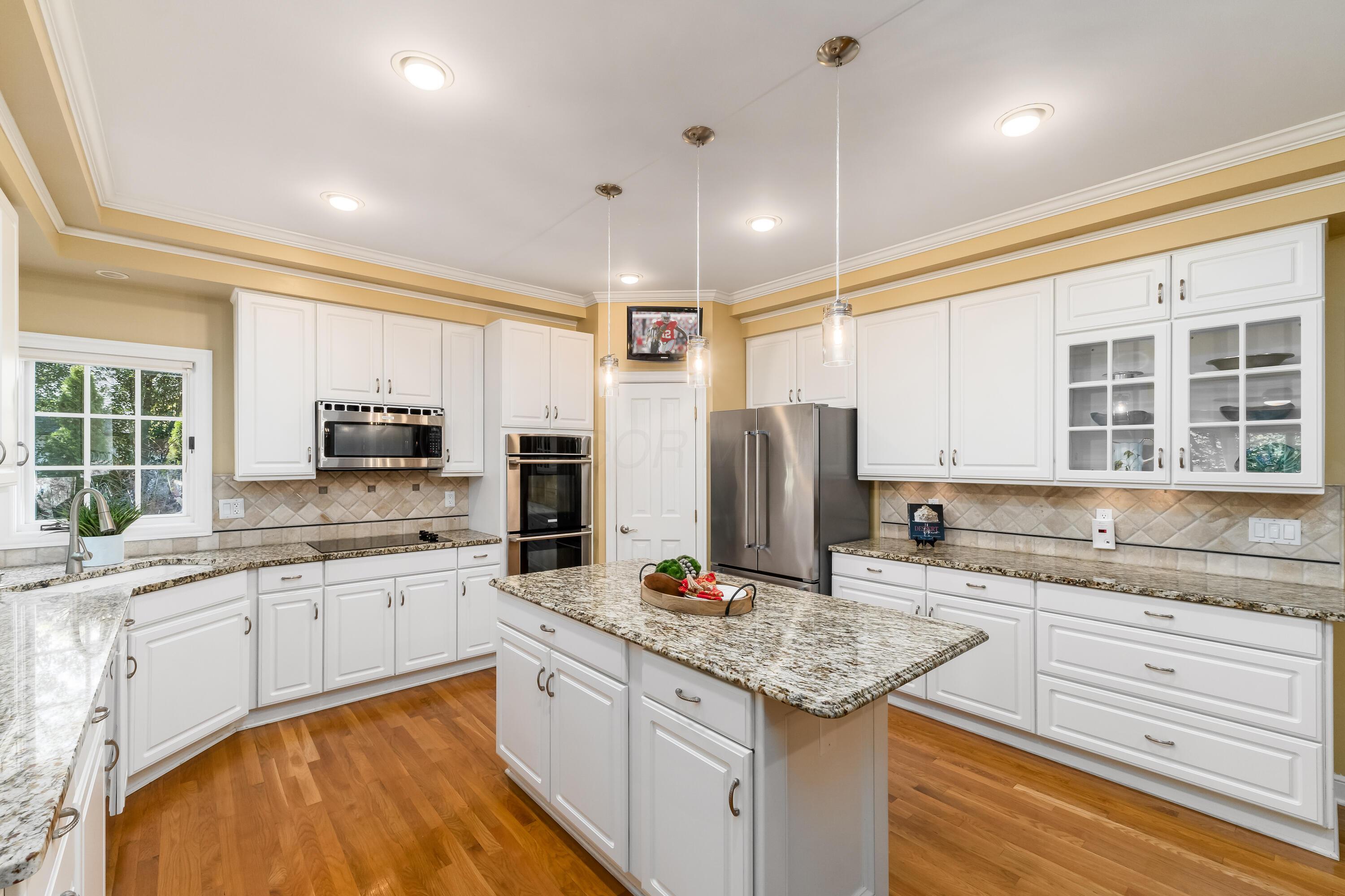 5358 Lake Shore Avenue