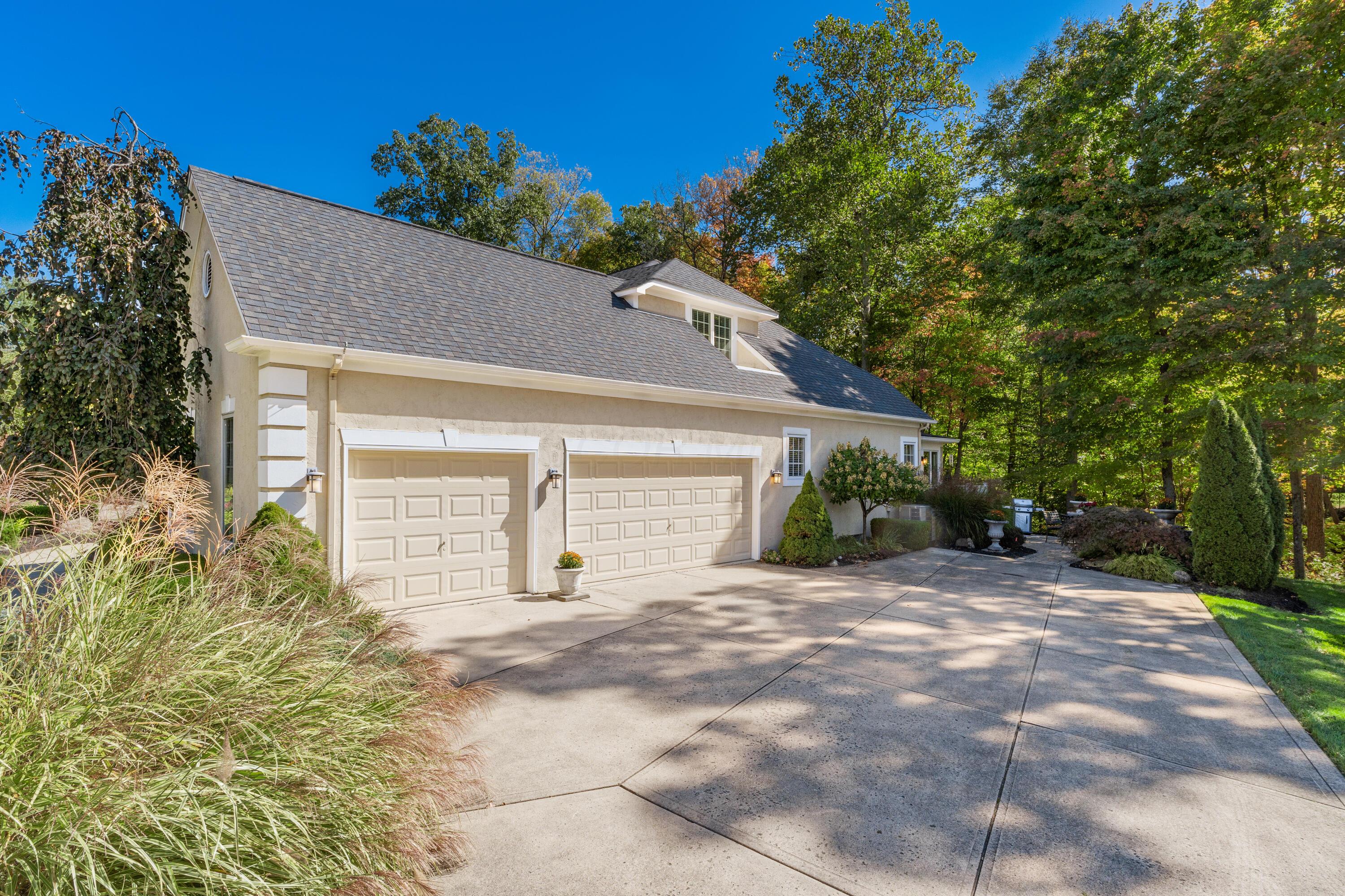 5358 Lake Shore Avenue