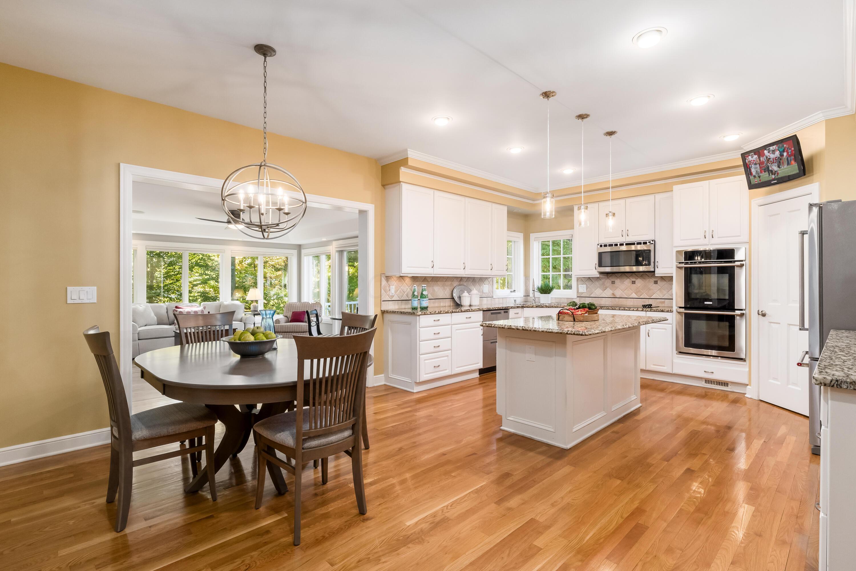 5358 Lake Shore Avenue