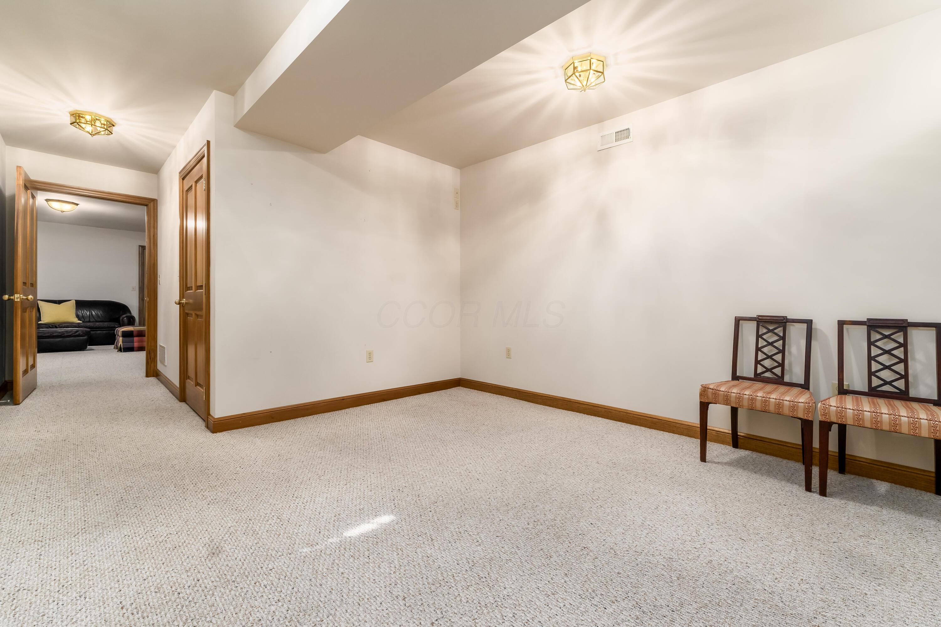 5358 Lake Shore Avenue