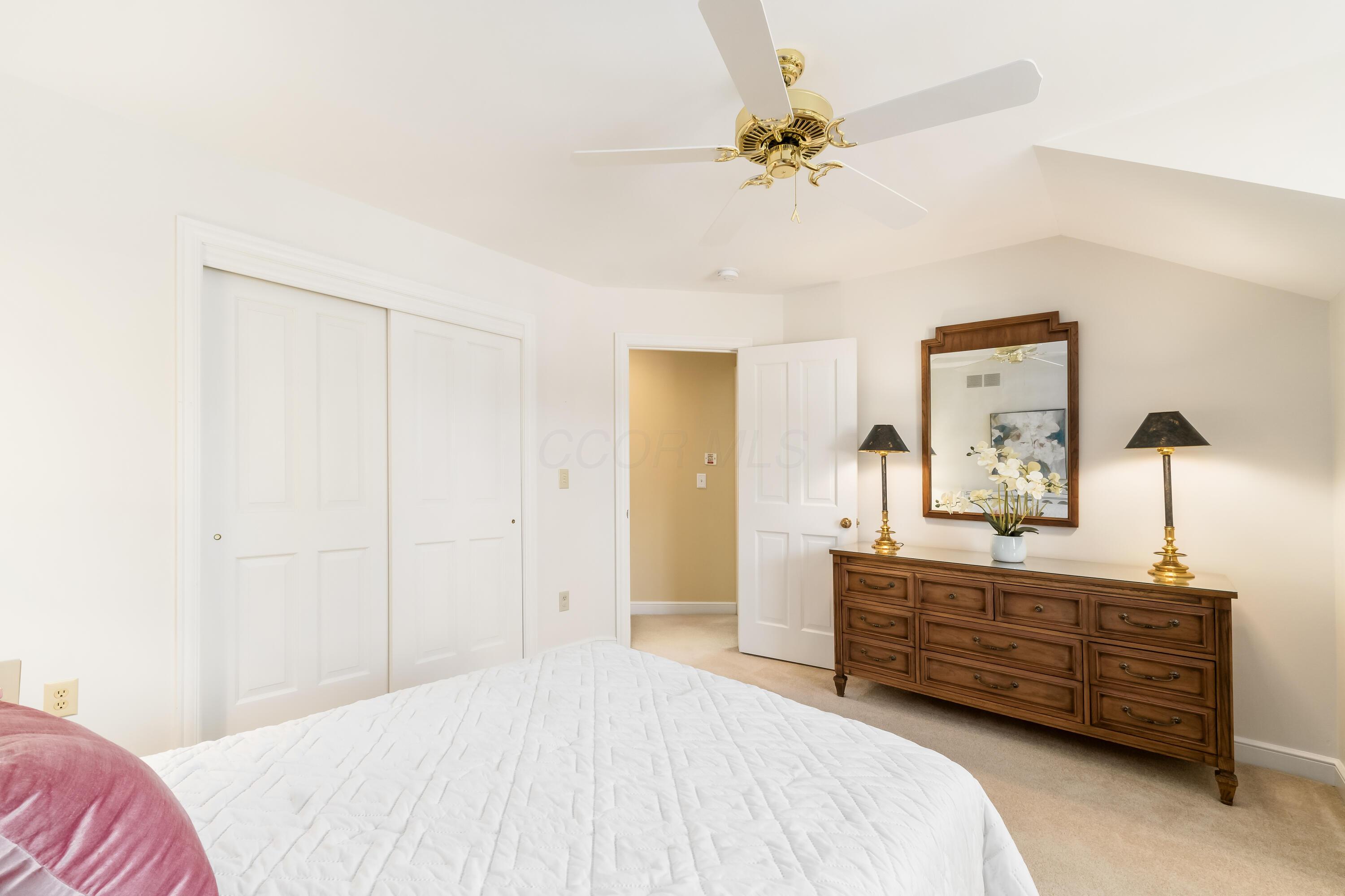 5358 Lake Shore Avenue