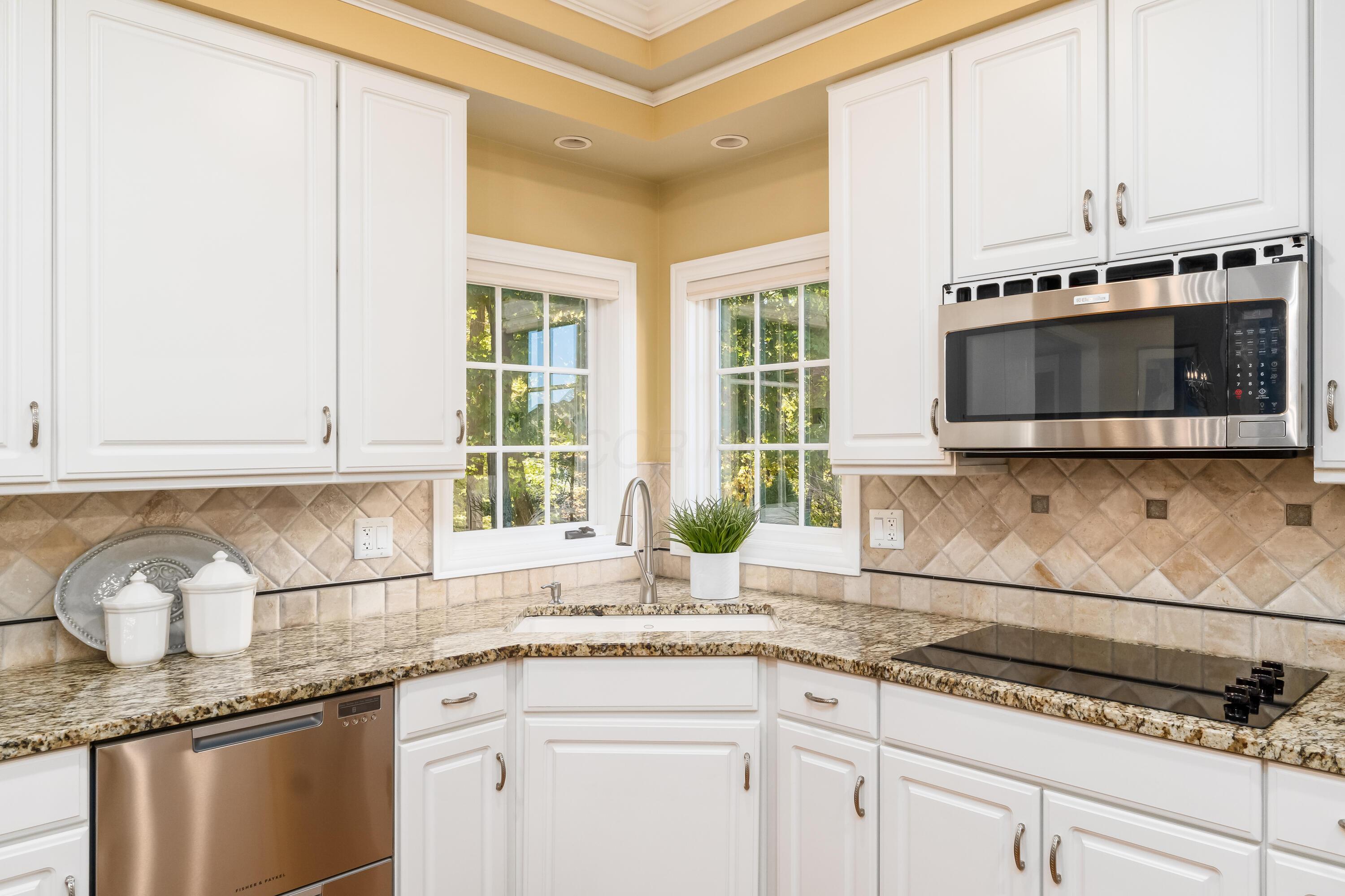 5358 Lake Shore Avenue