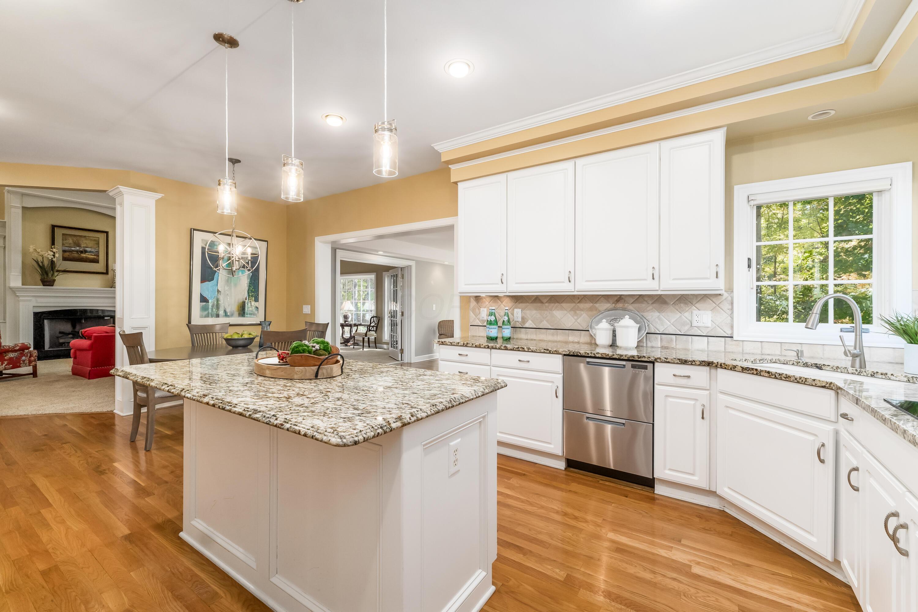 5358 Lake Shore Avenue