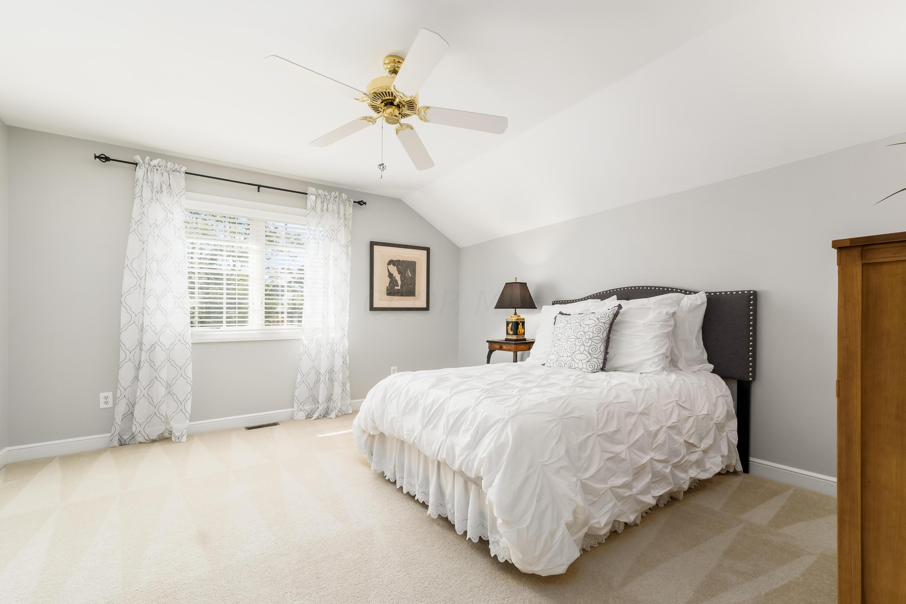 5358 Lake Shore Avenue