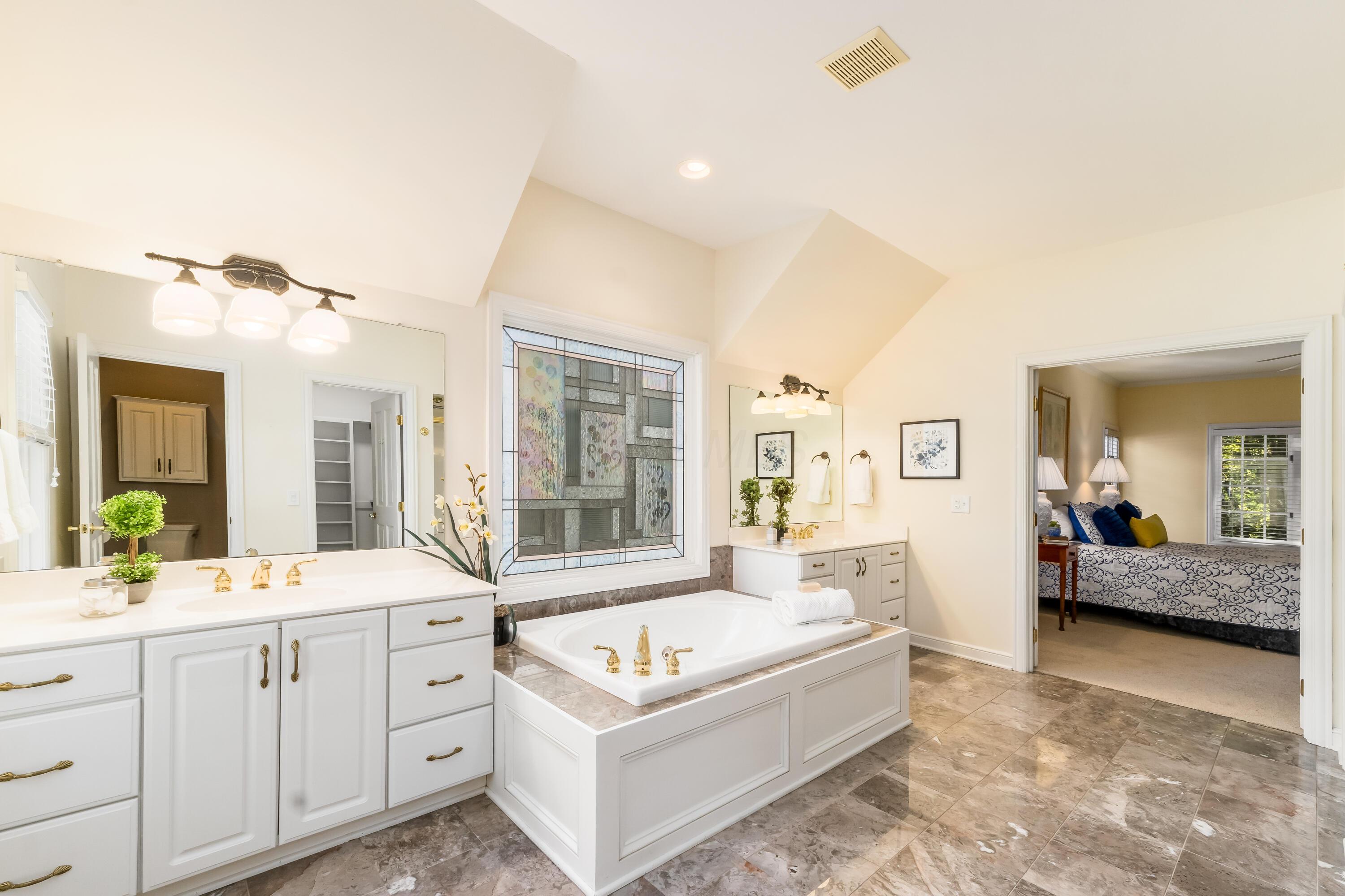 5358 Lake Shore Avenue