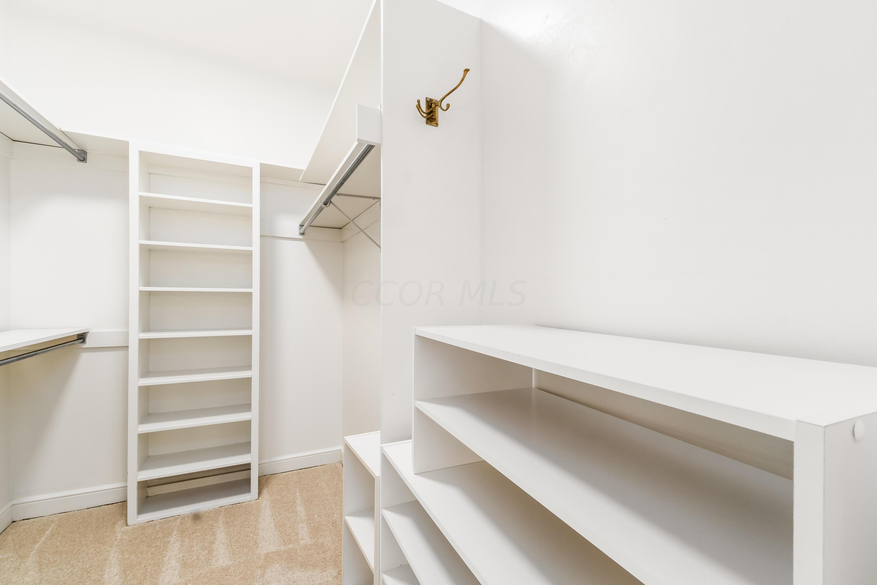 5358 Lake Shore Avenue