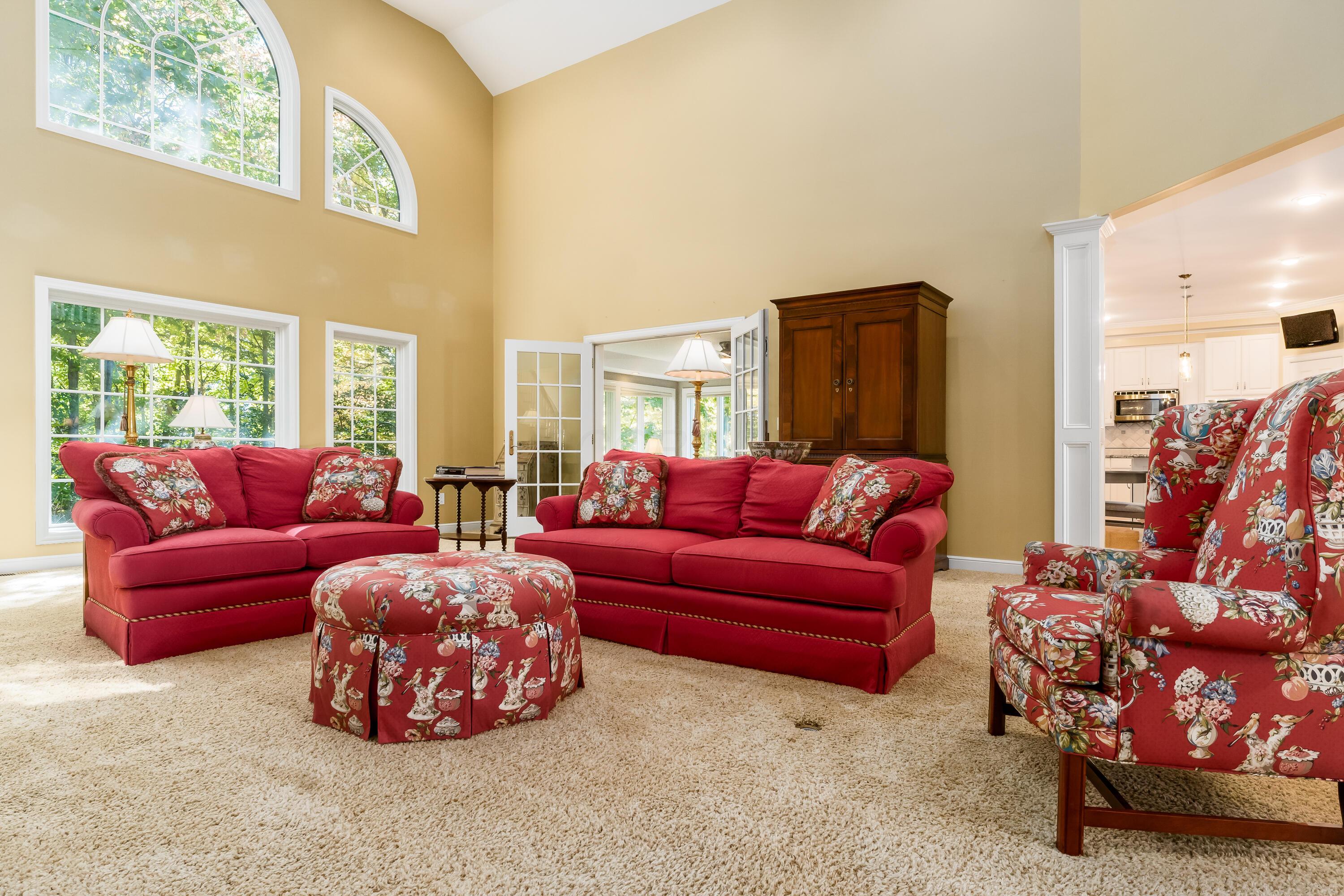 5358 Lake Shore Avenue