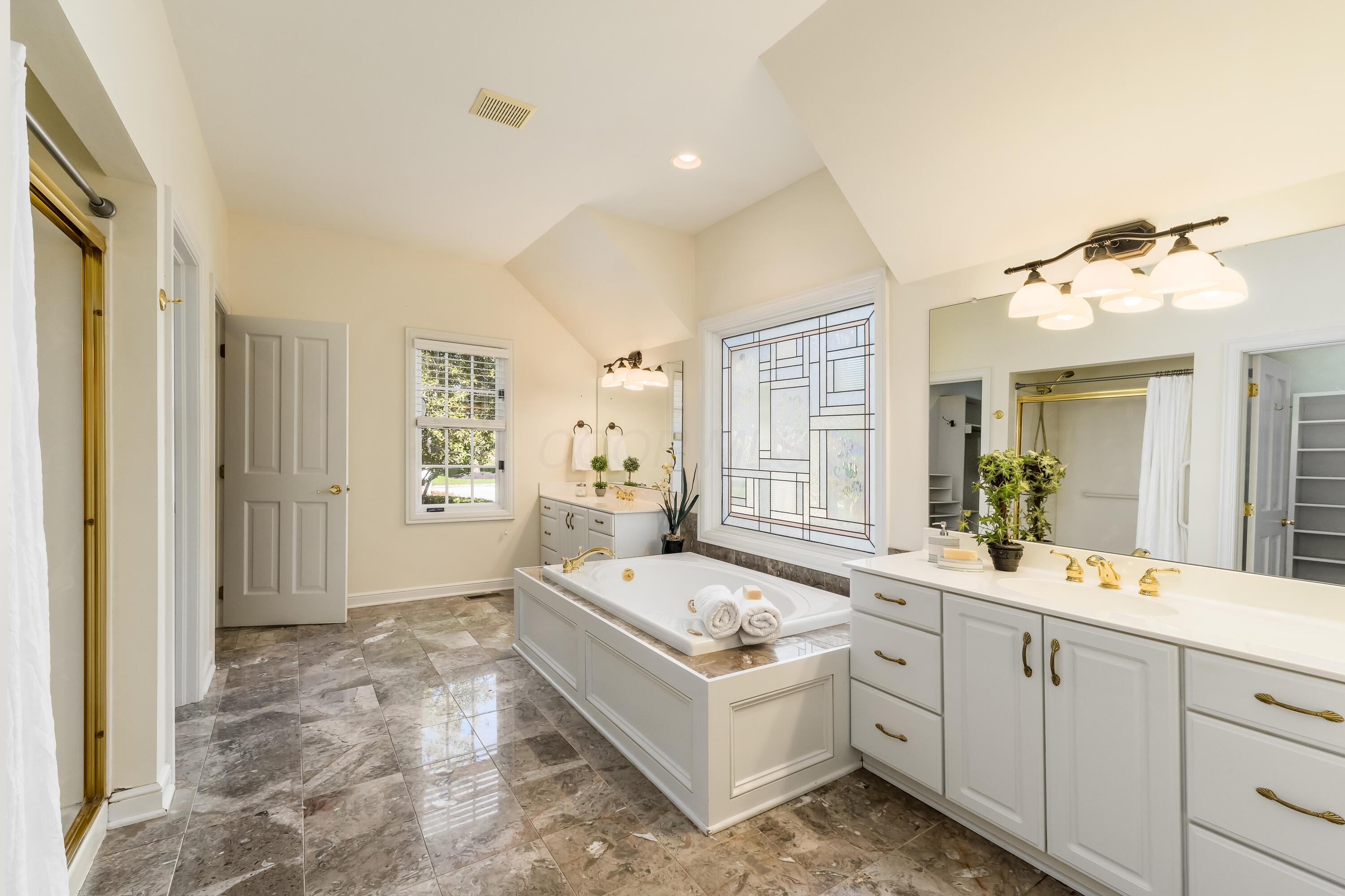 5358 Lake Shore Avenue