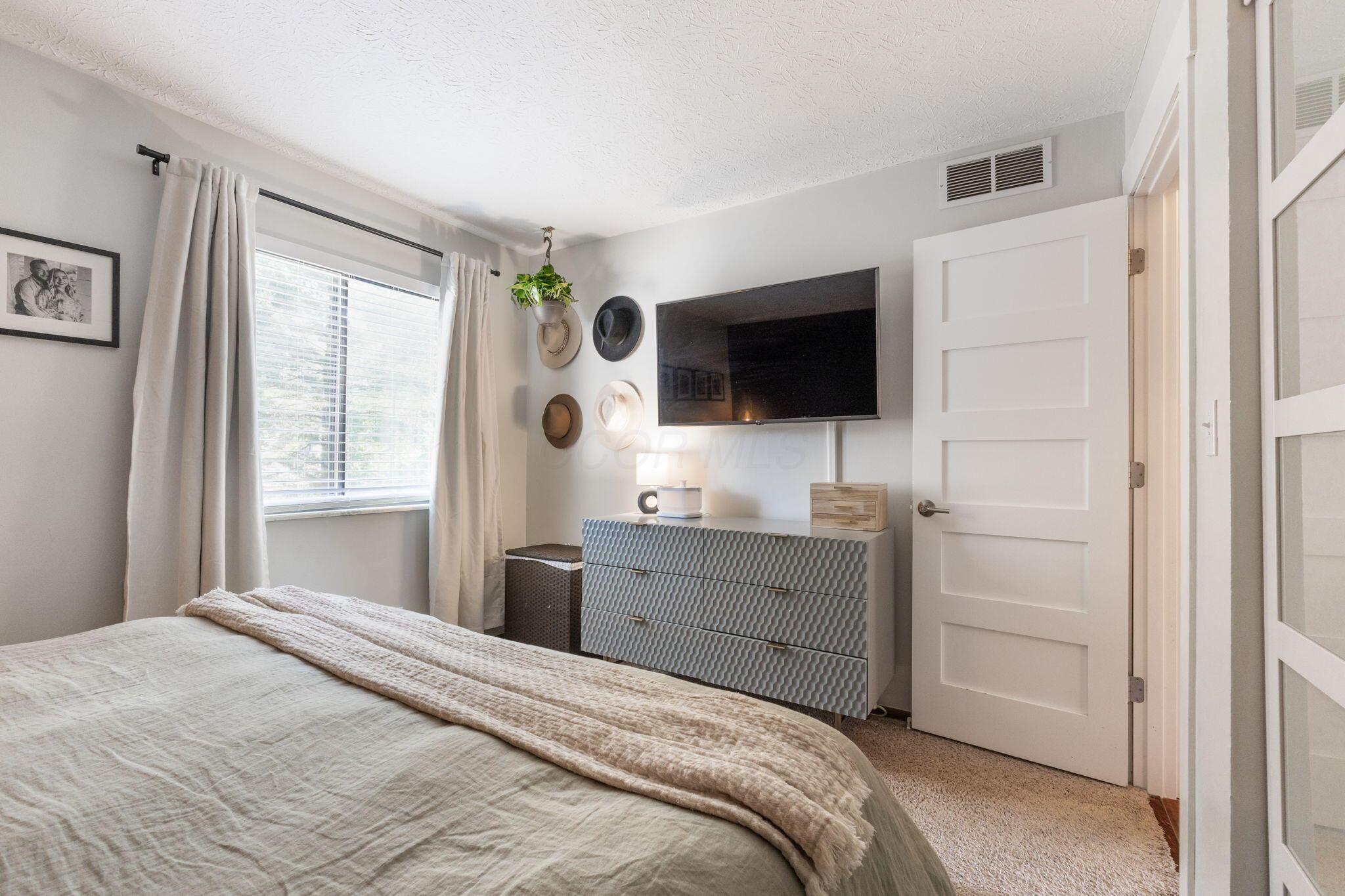 6030 Hildenboro Drive