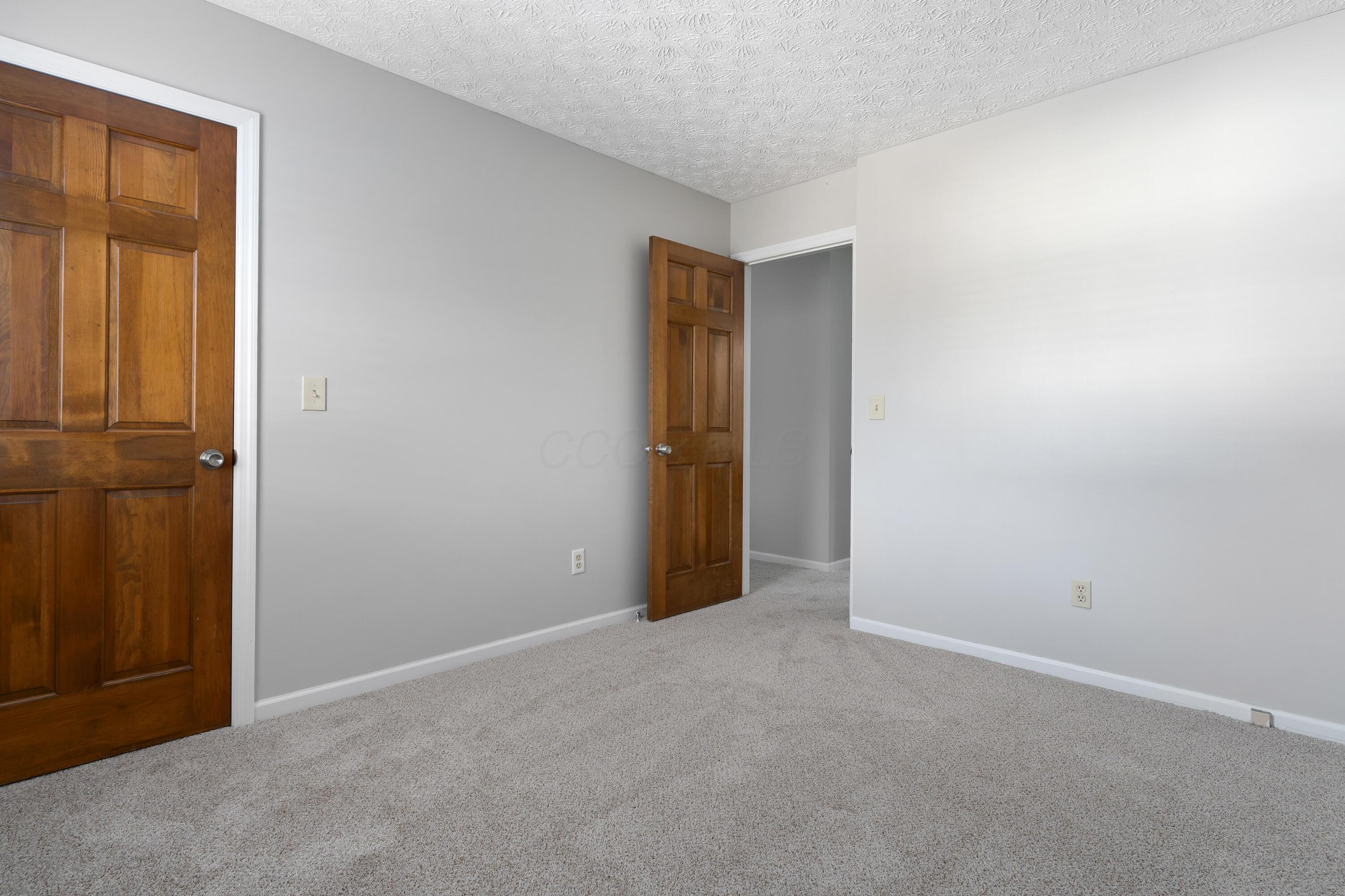 339 Green Meadows Drive W