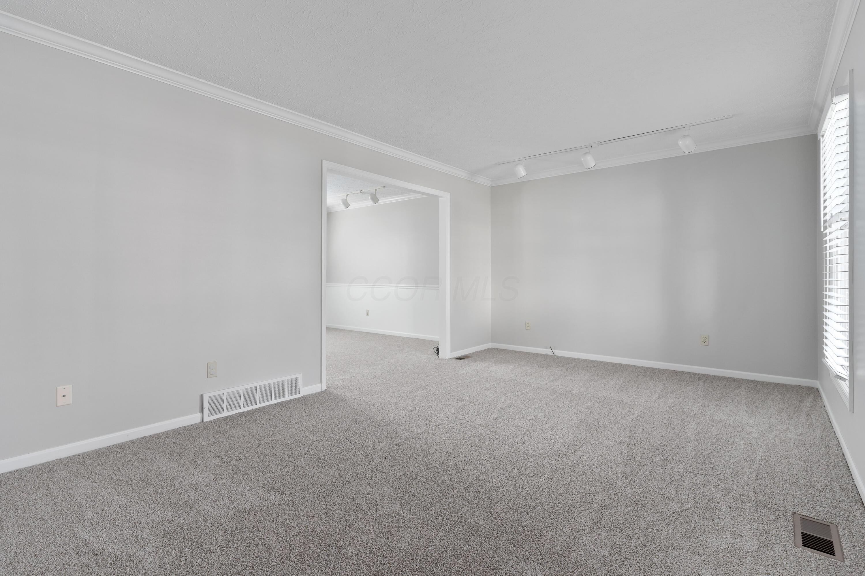 339 Green Meadows Drive W