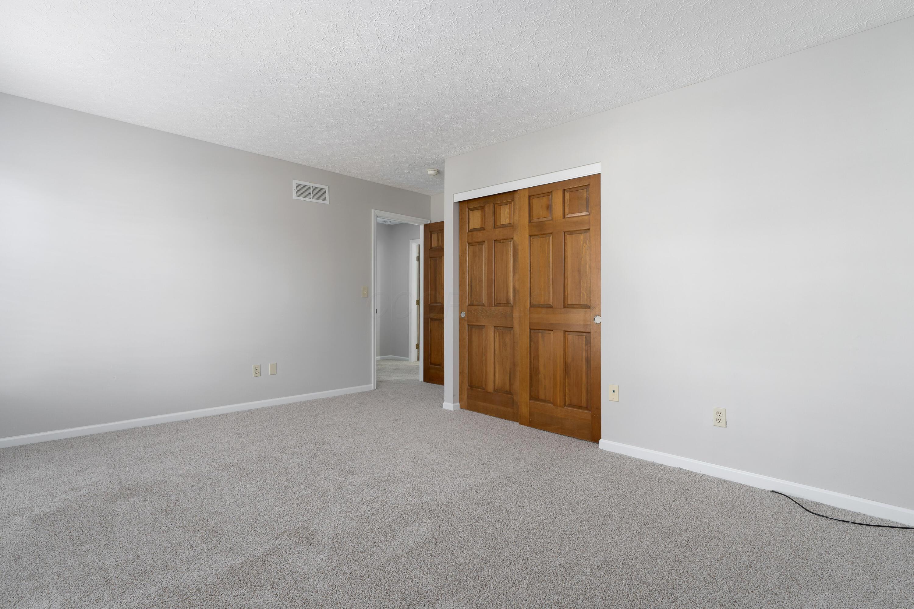 339 Green Meadows Drive W