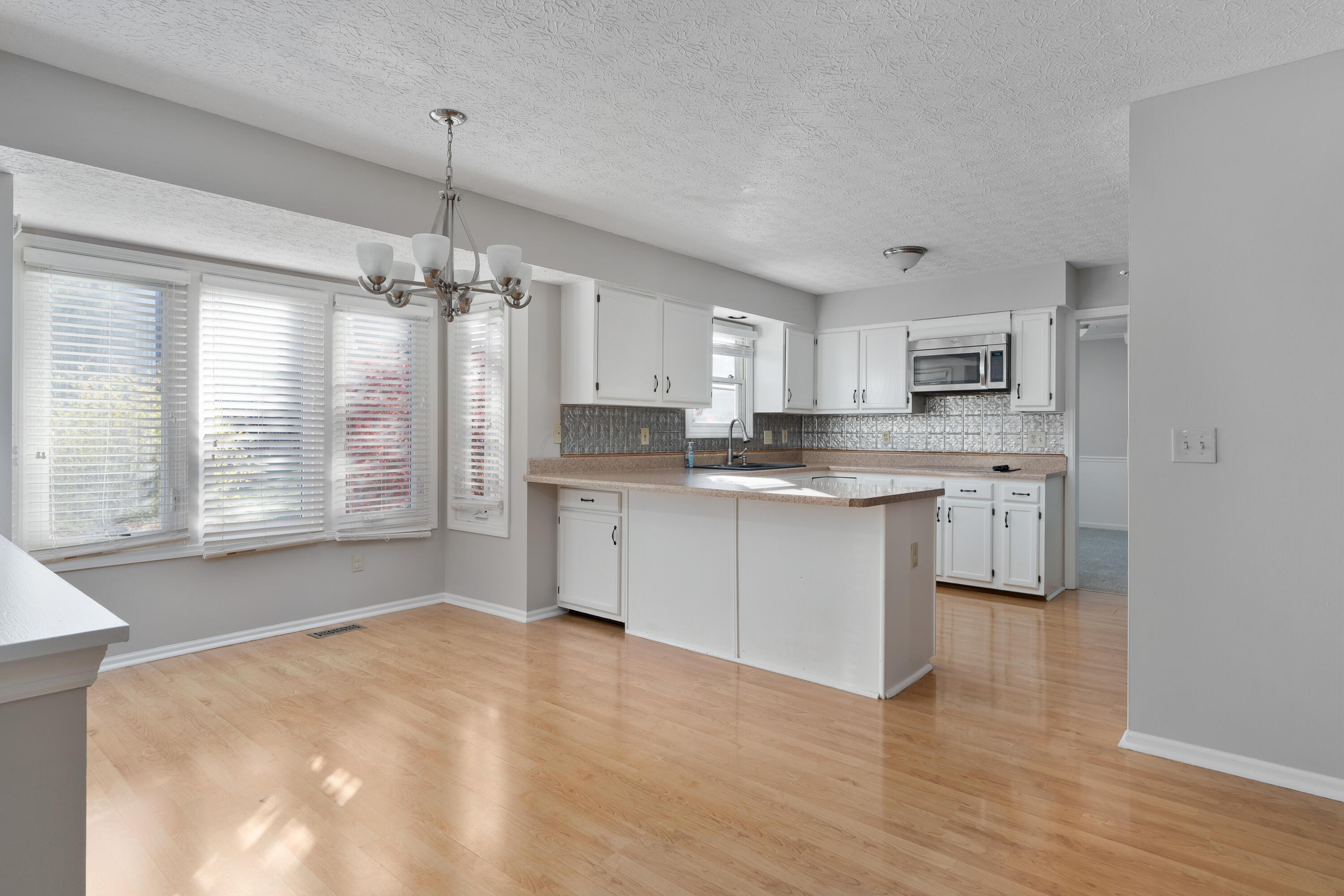 339 Green Meadows Drive W