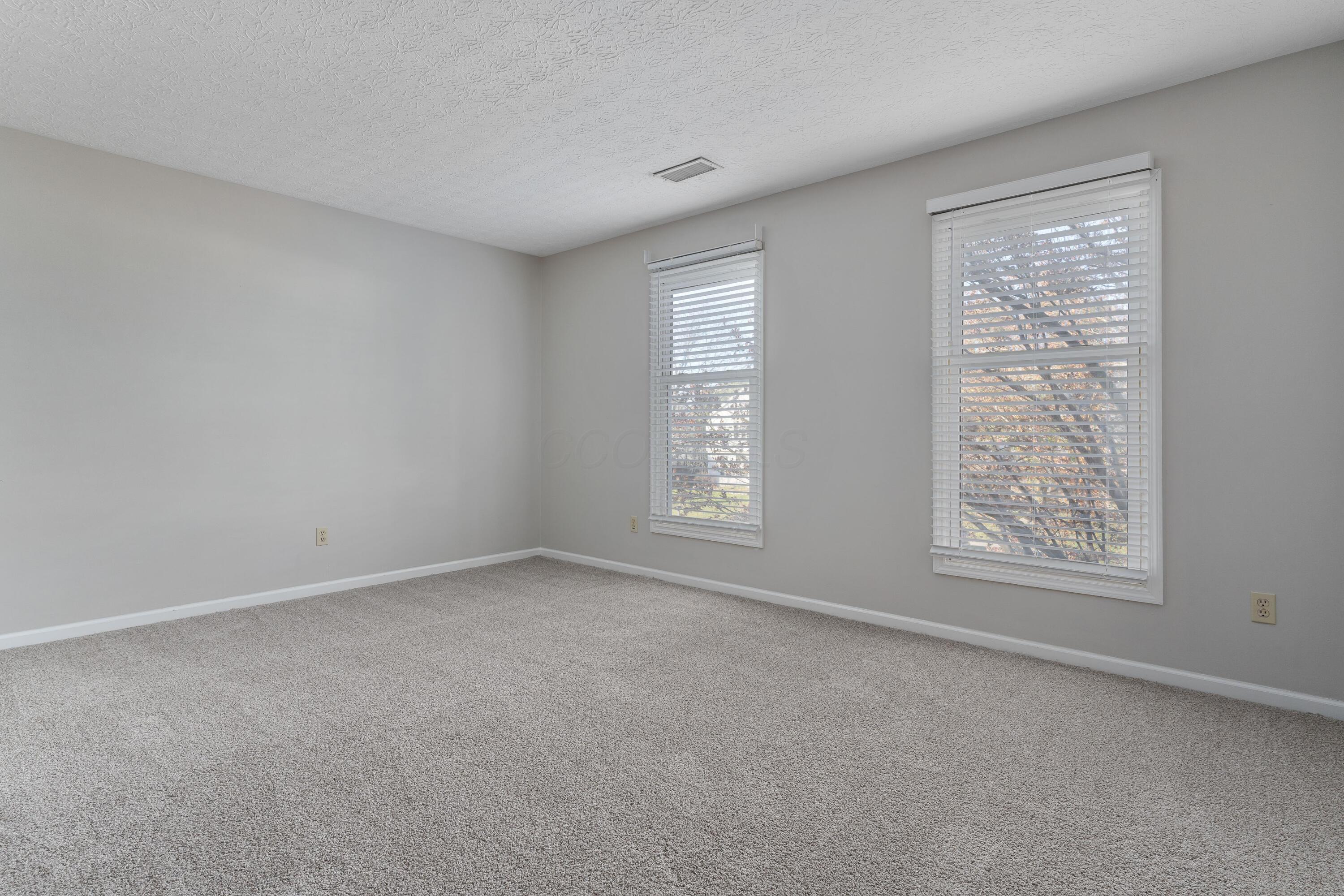 339 Green Meadows Drive W