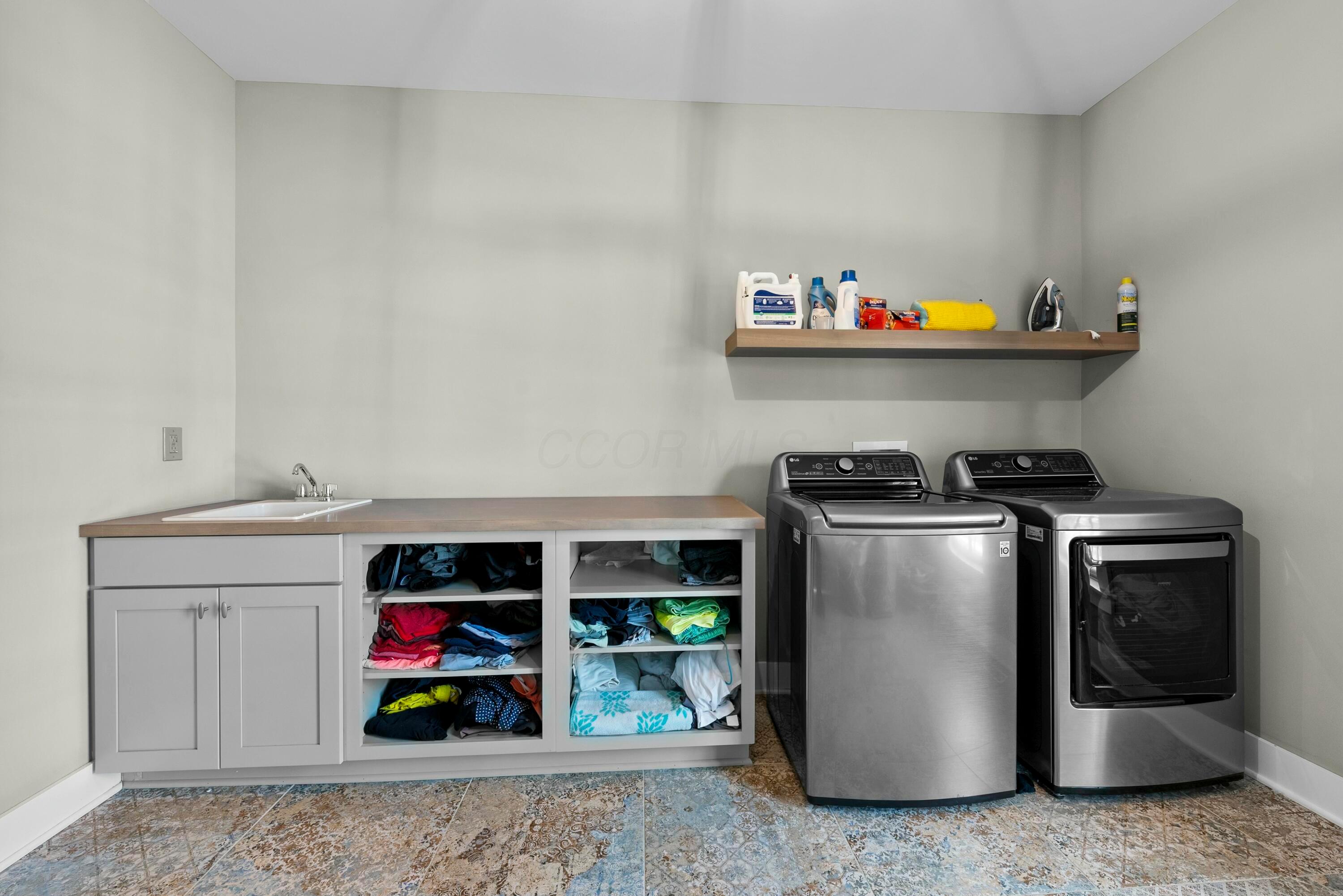 3940 Lewis link Drive