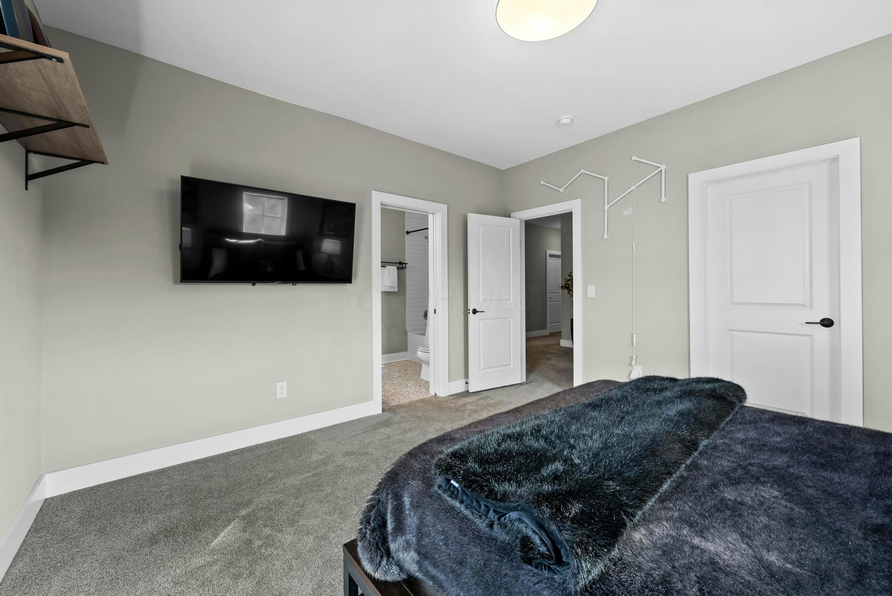 3940 Lewis link Drive