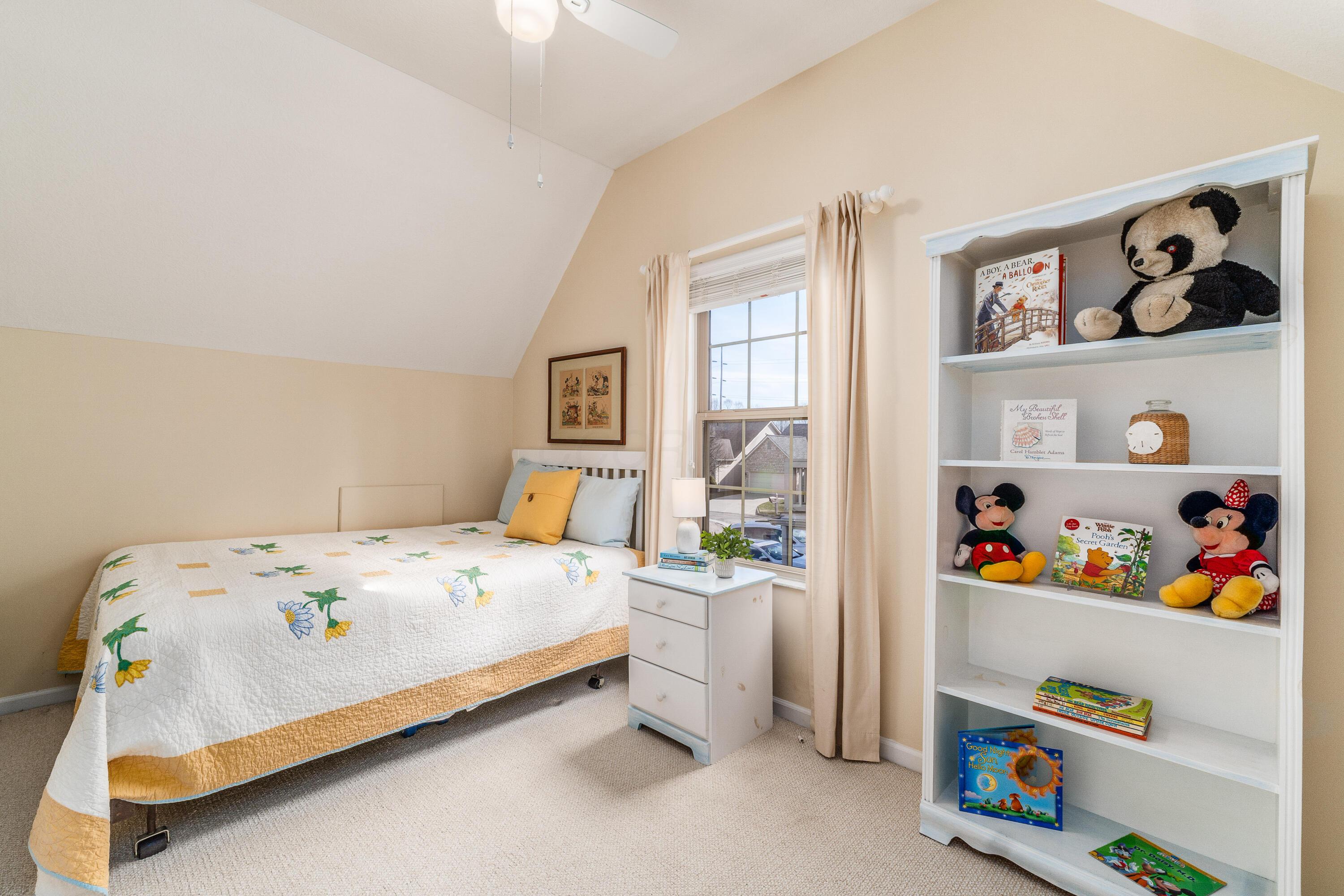 557 Village Green Loop