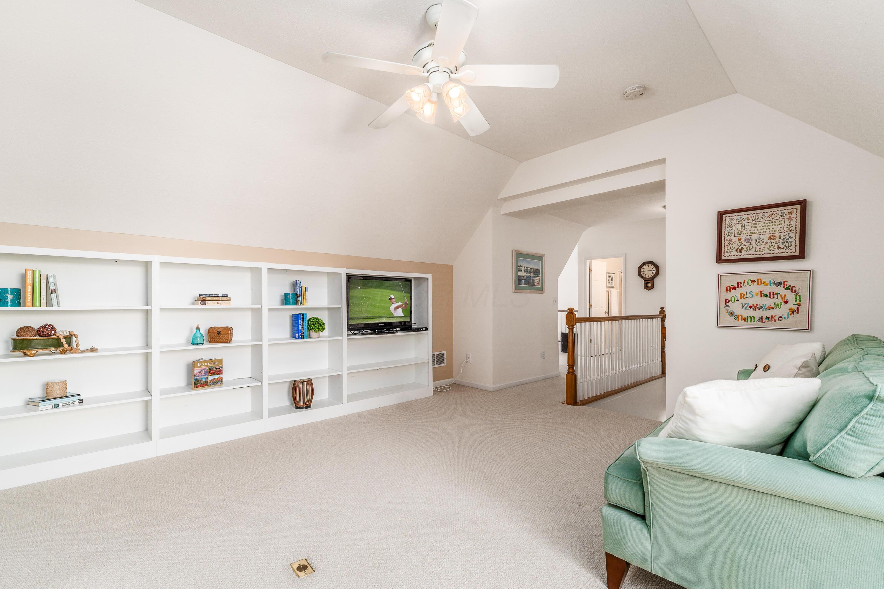 557 Village Green Loop