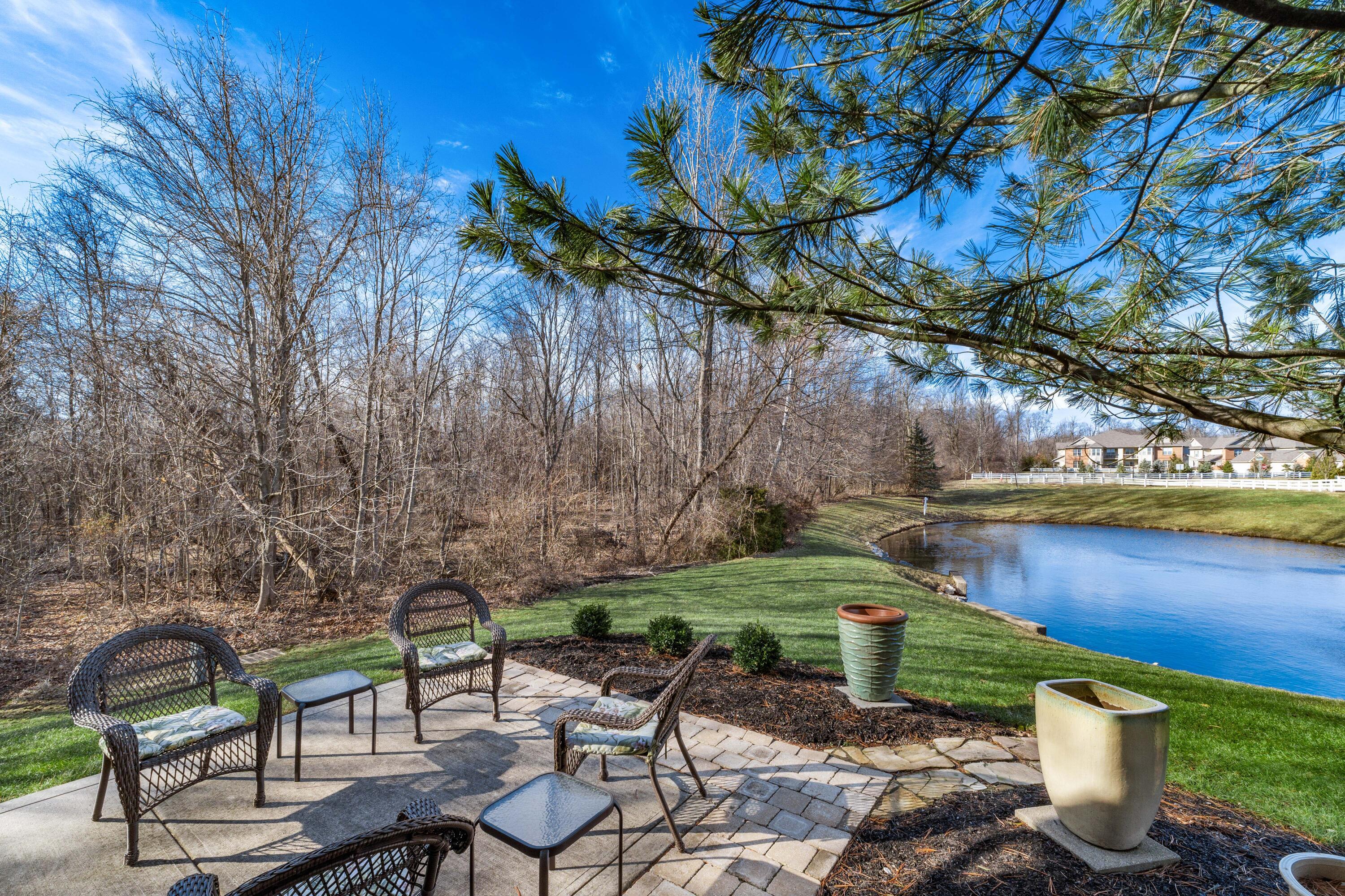 557 Village Green Loop