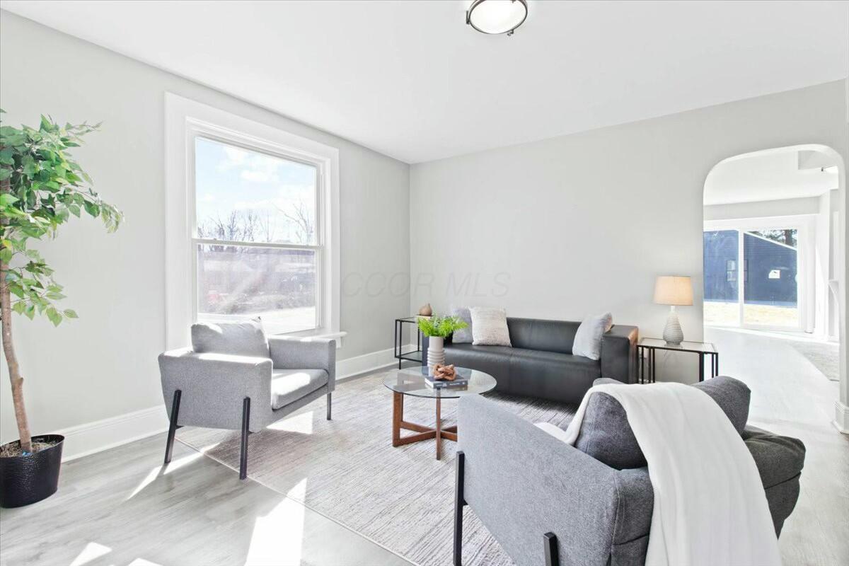 1607 Genessee Avenue