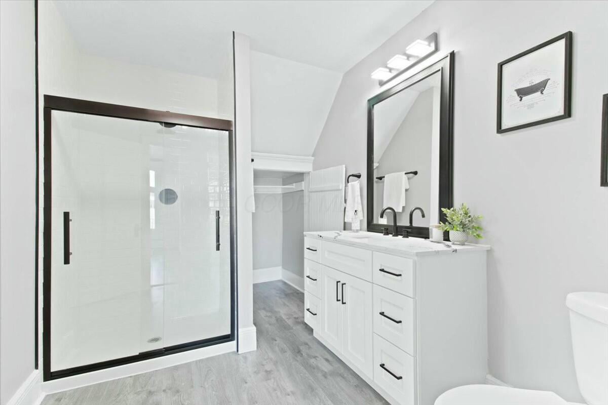 1607 Genessee Avenue