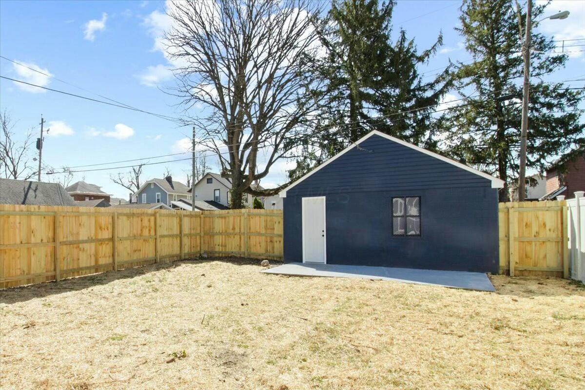 1607 Genessee Avenue