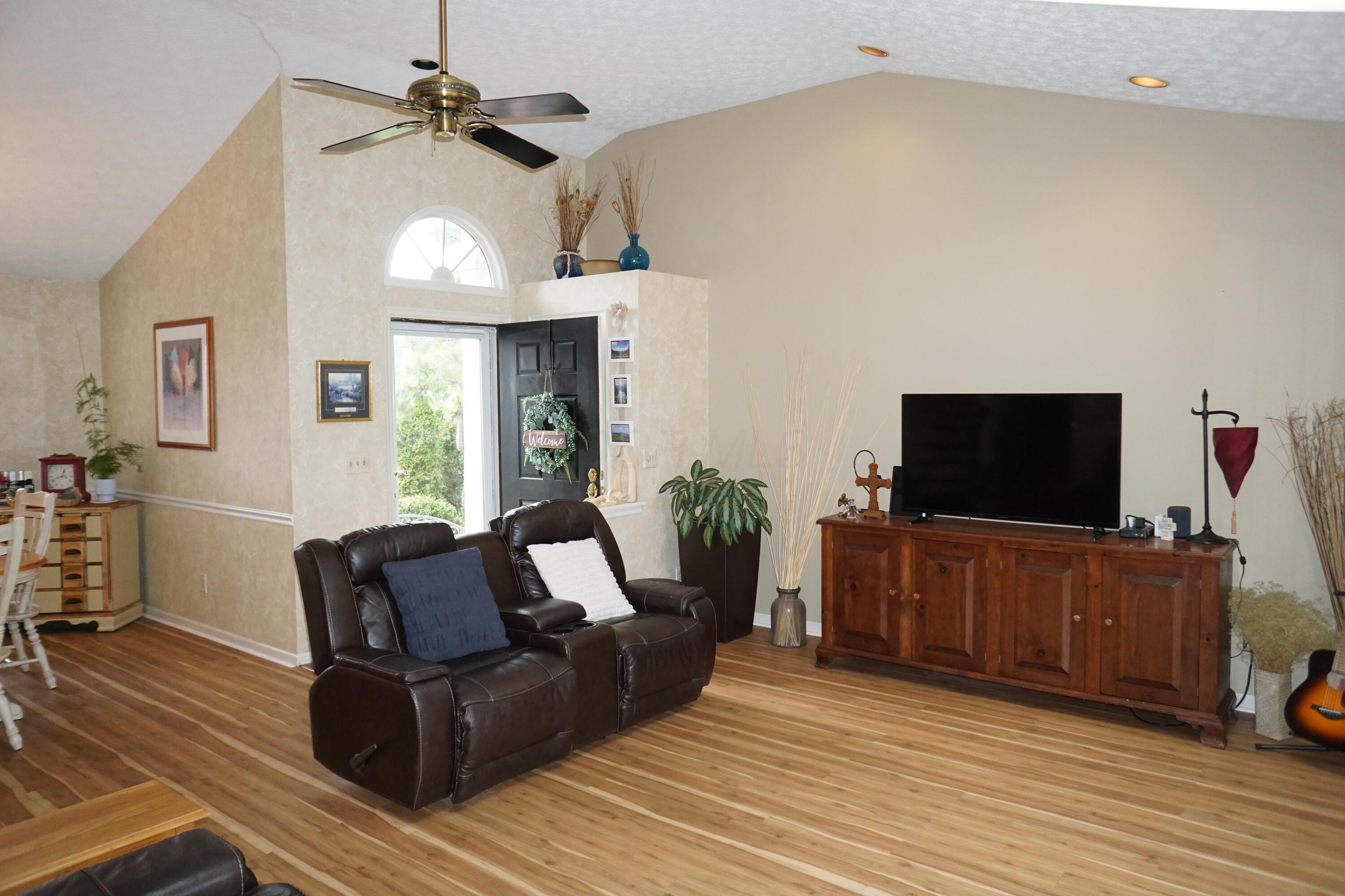 5484 Woodville Court