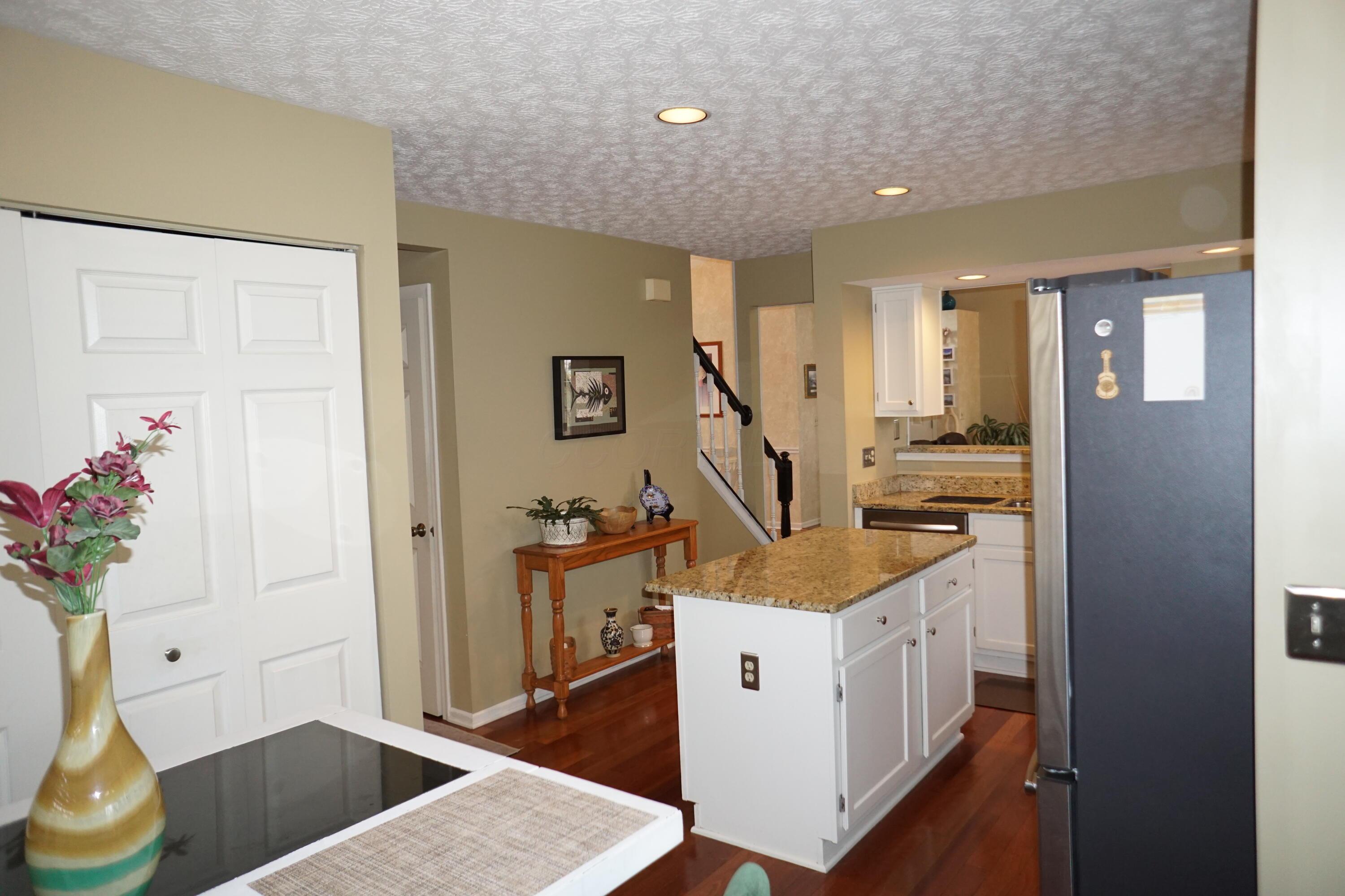 5484 Woodville Court