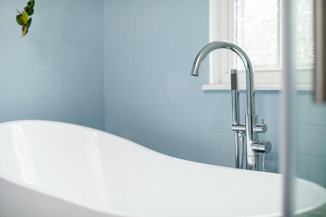 6108 Hilltop Trail Drive