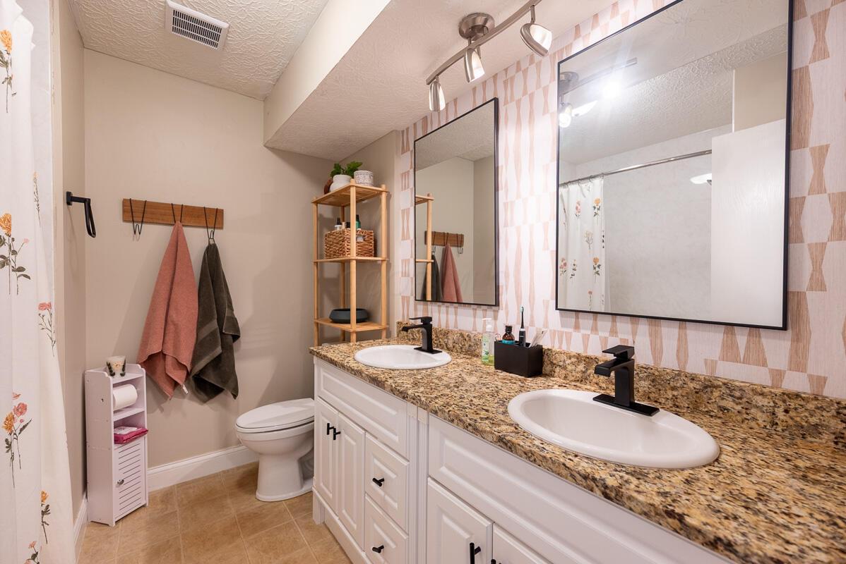 7913 Meadowhaven Boulevard, 13