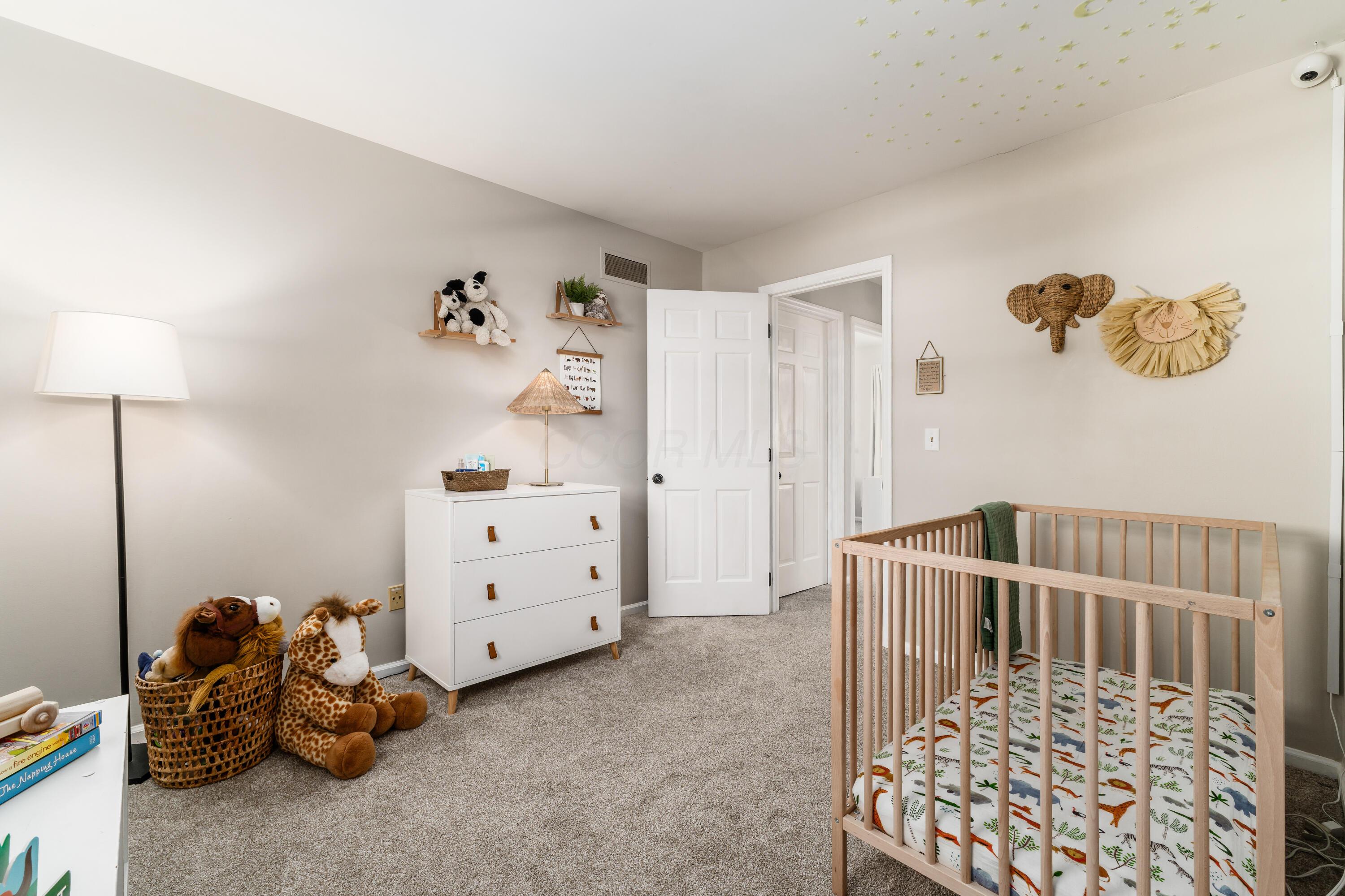 1055 Hepplewhite Street