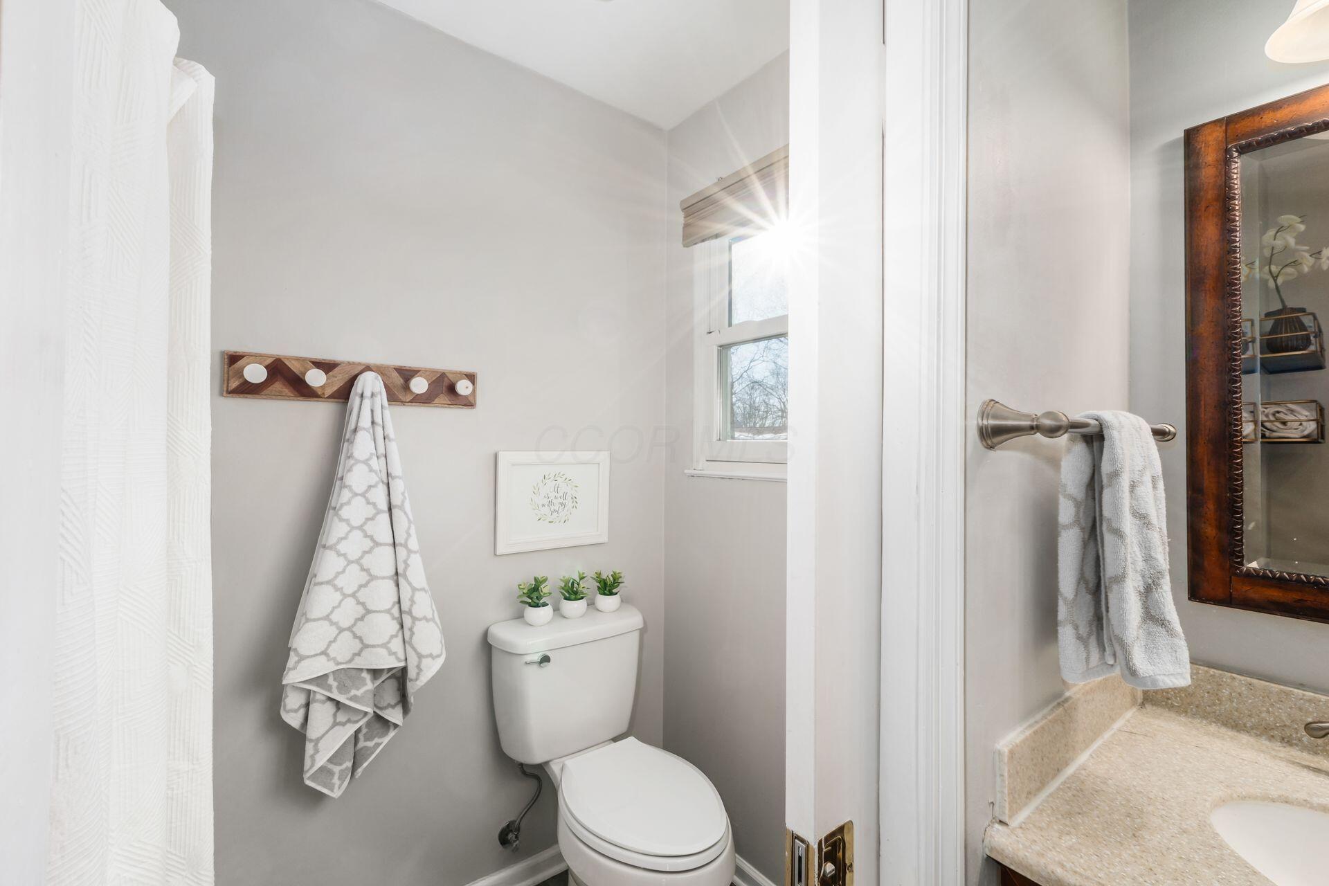 1055 Hepplewhite Street