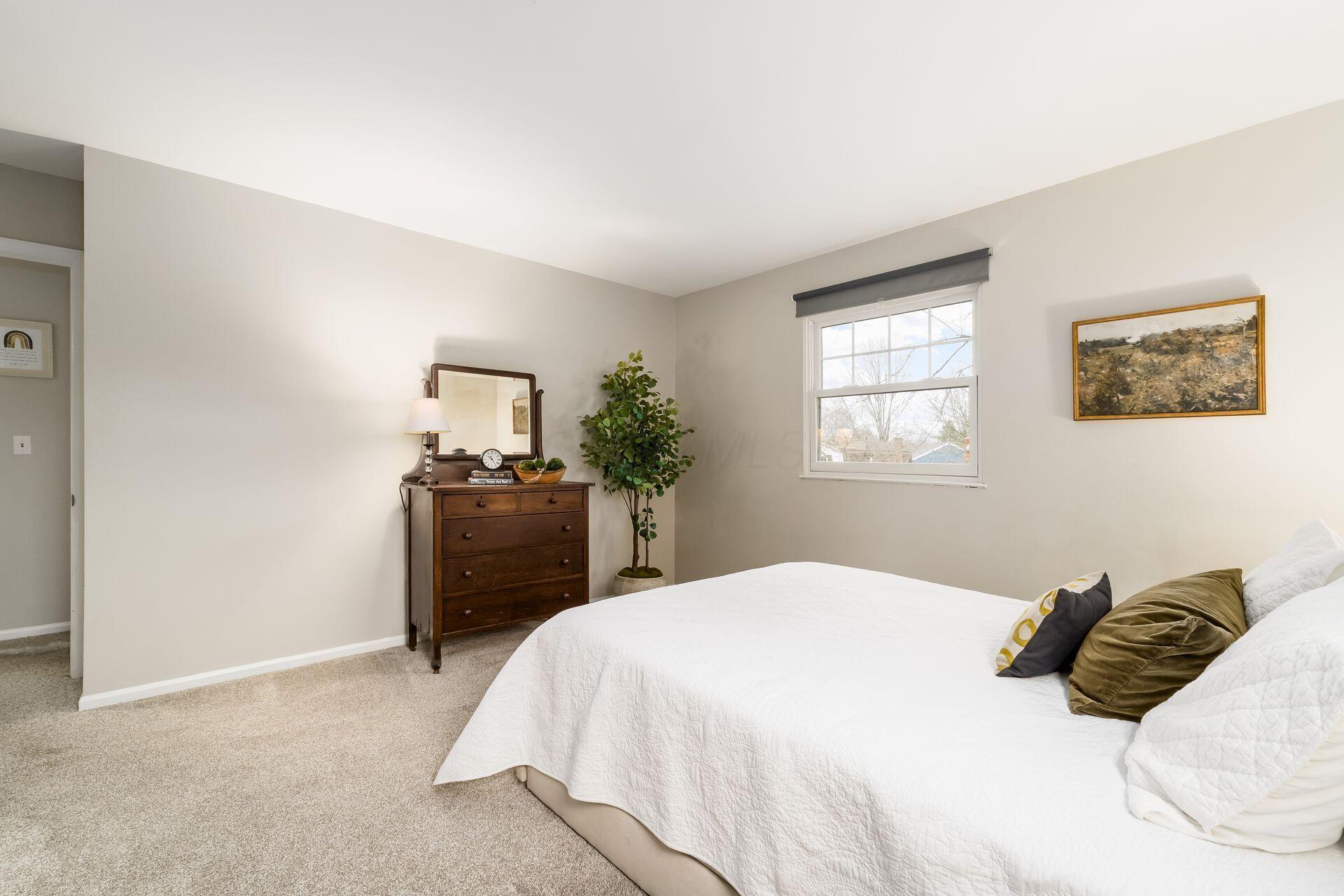 1055 Hepplewhite Street