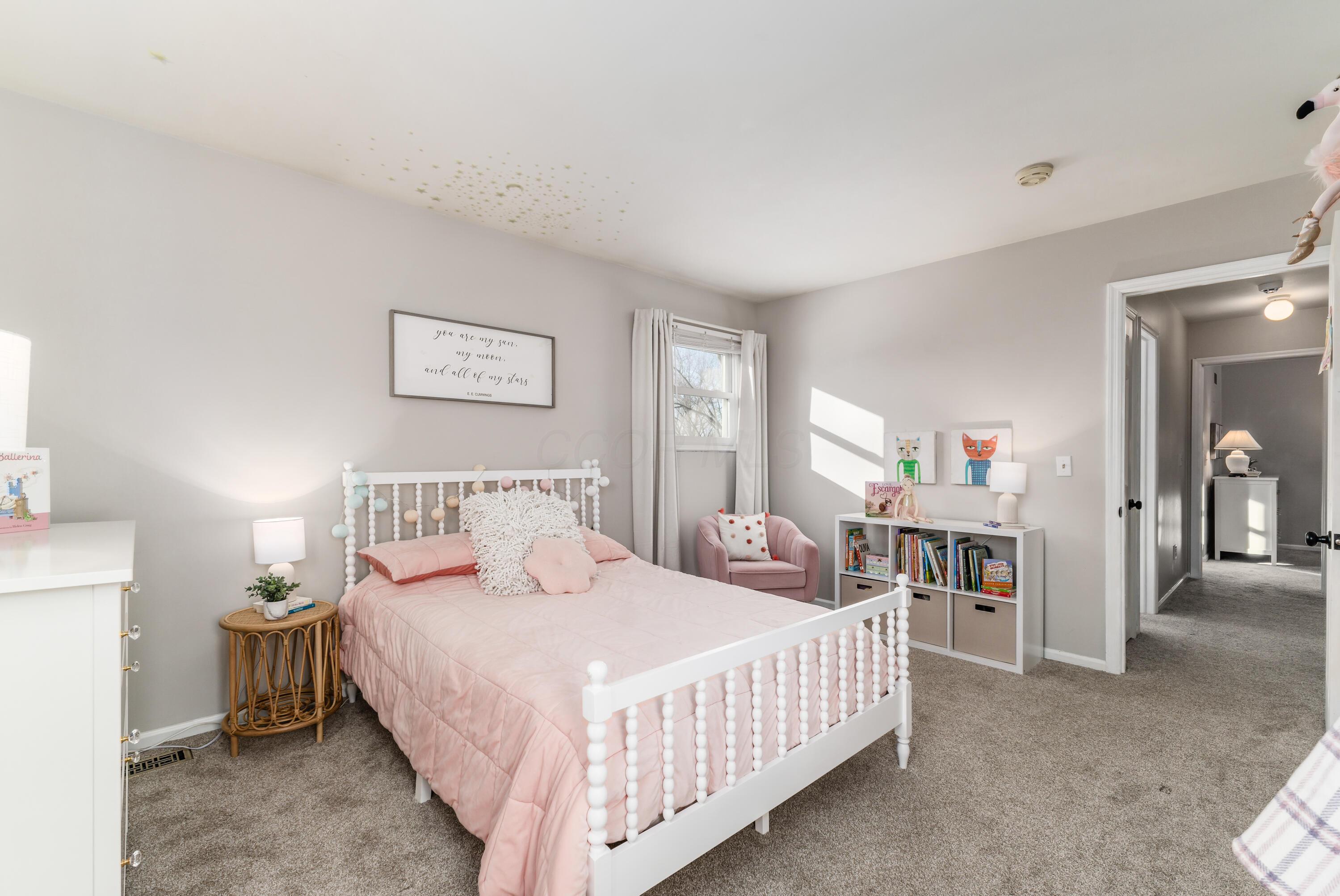 1055 Hepplewhite Street