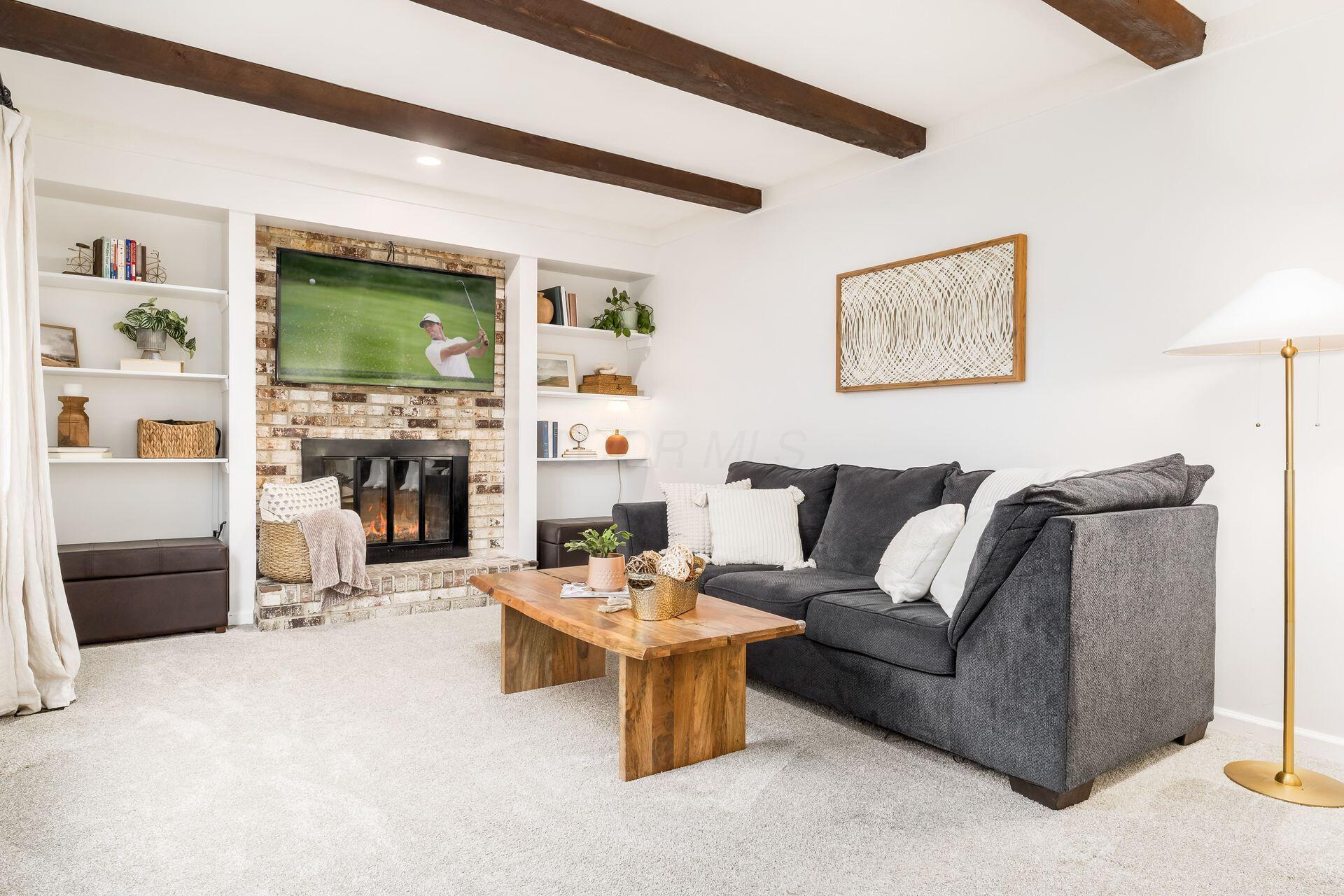 1055 Hepplewhite Street