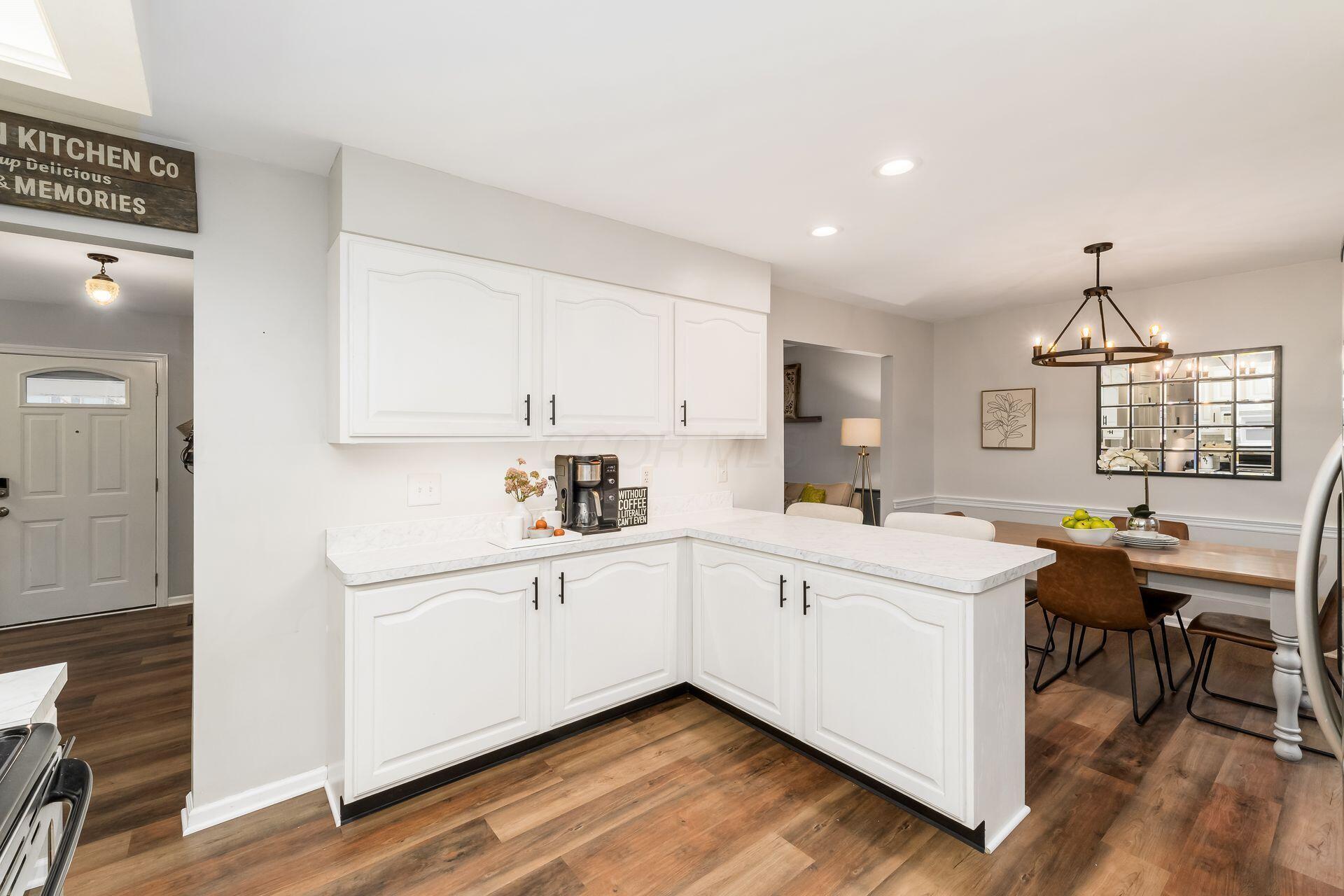 1055 Hepplewhite Street