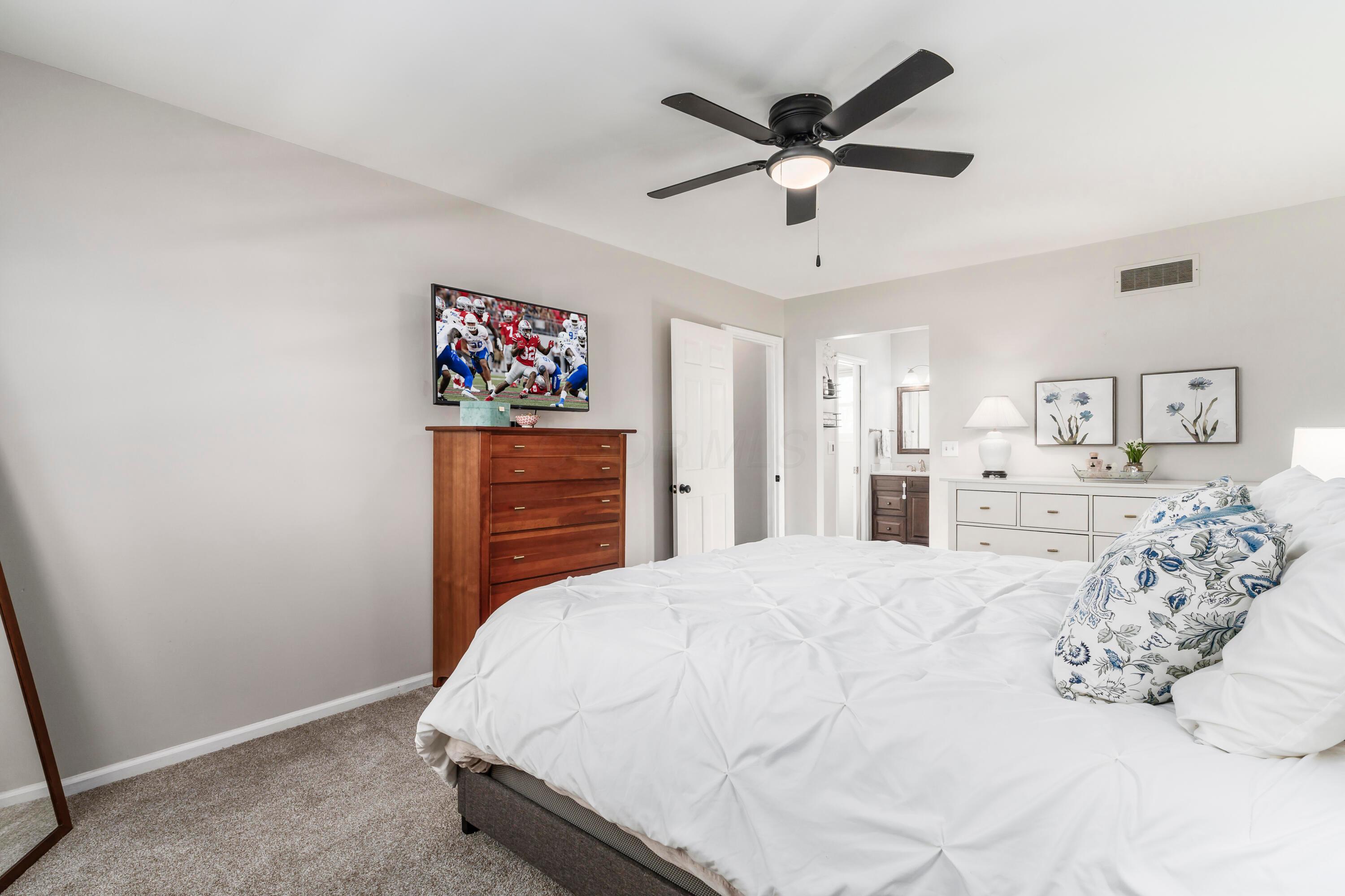 1055 Hepplewhite Street