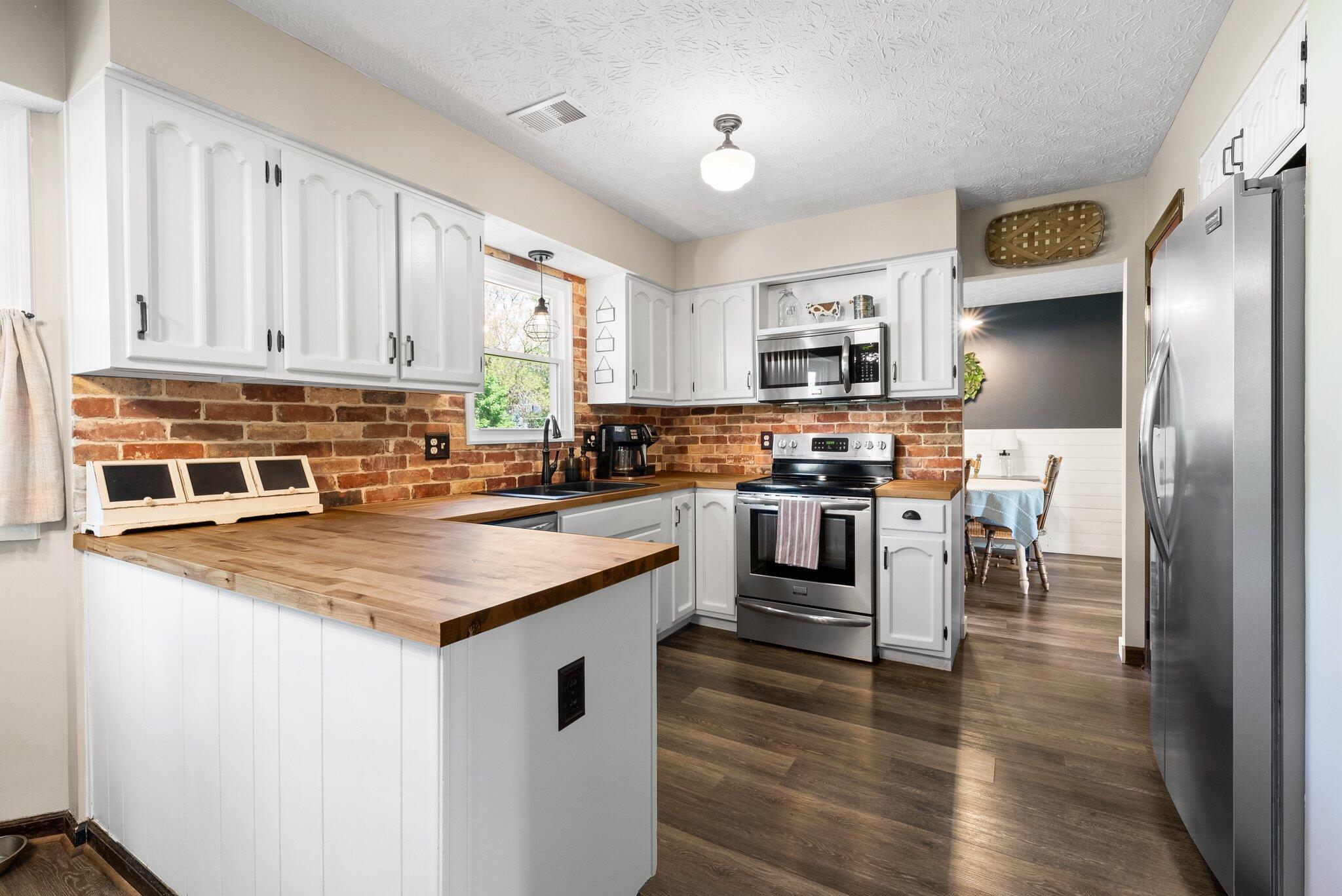 1837 Chimney Hill Court