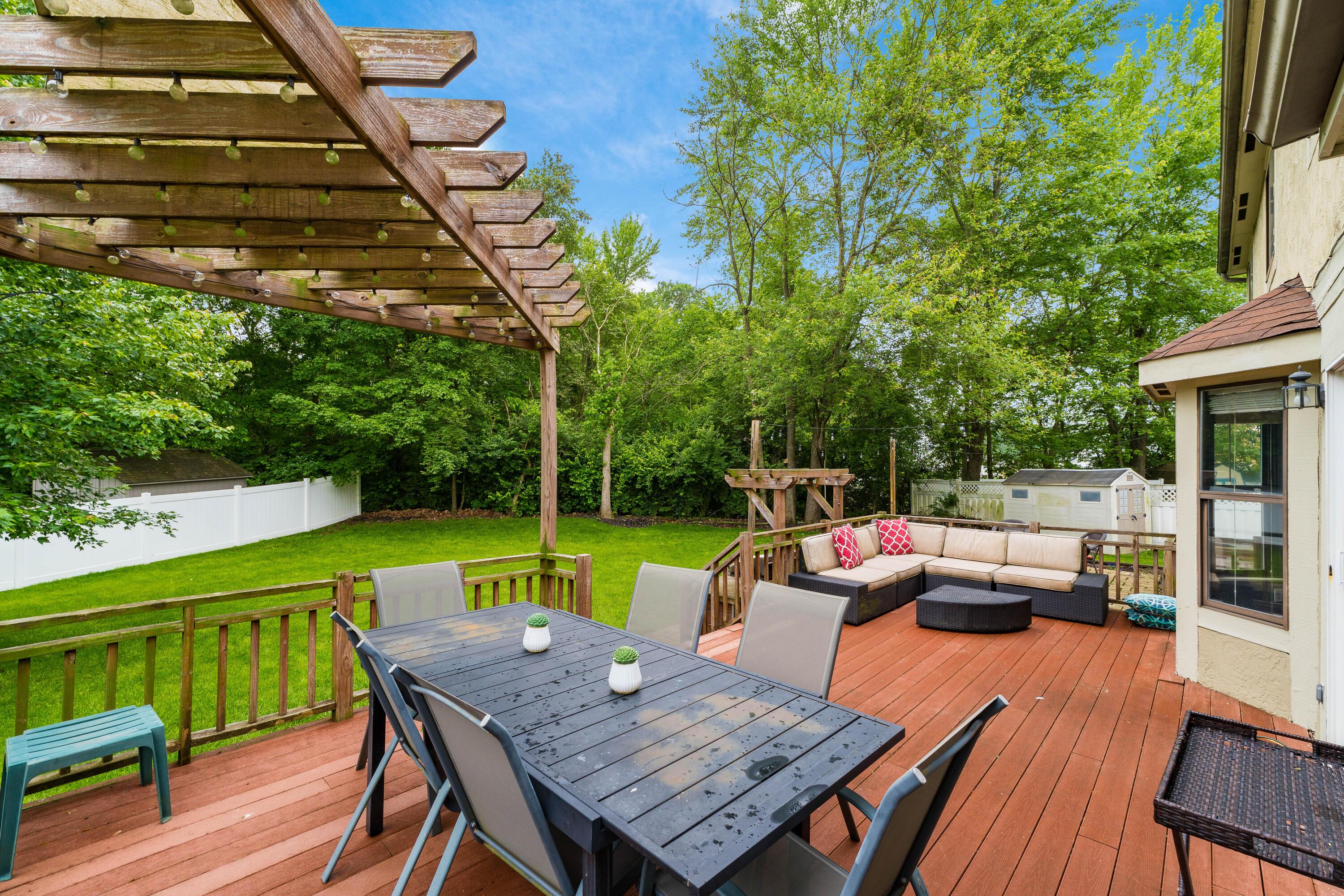 4768 Big Walnutview Court