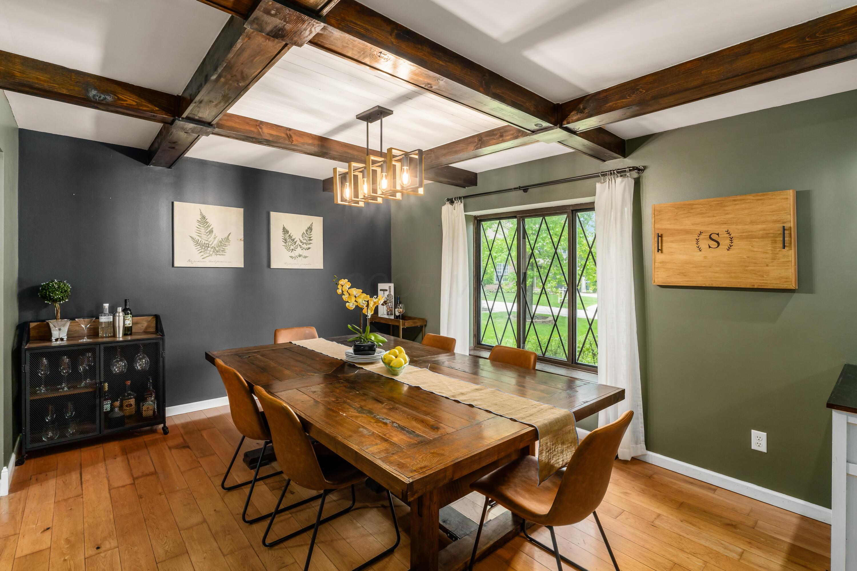 4768 Big Walnutview Court