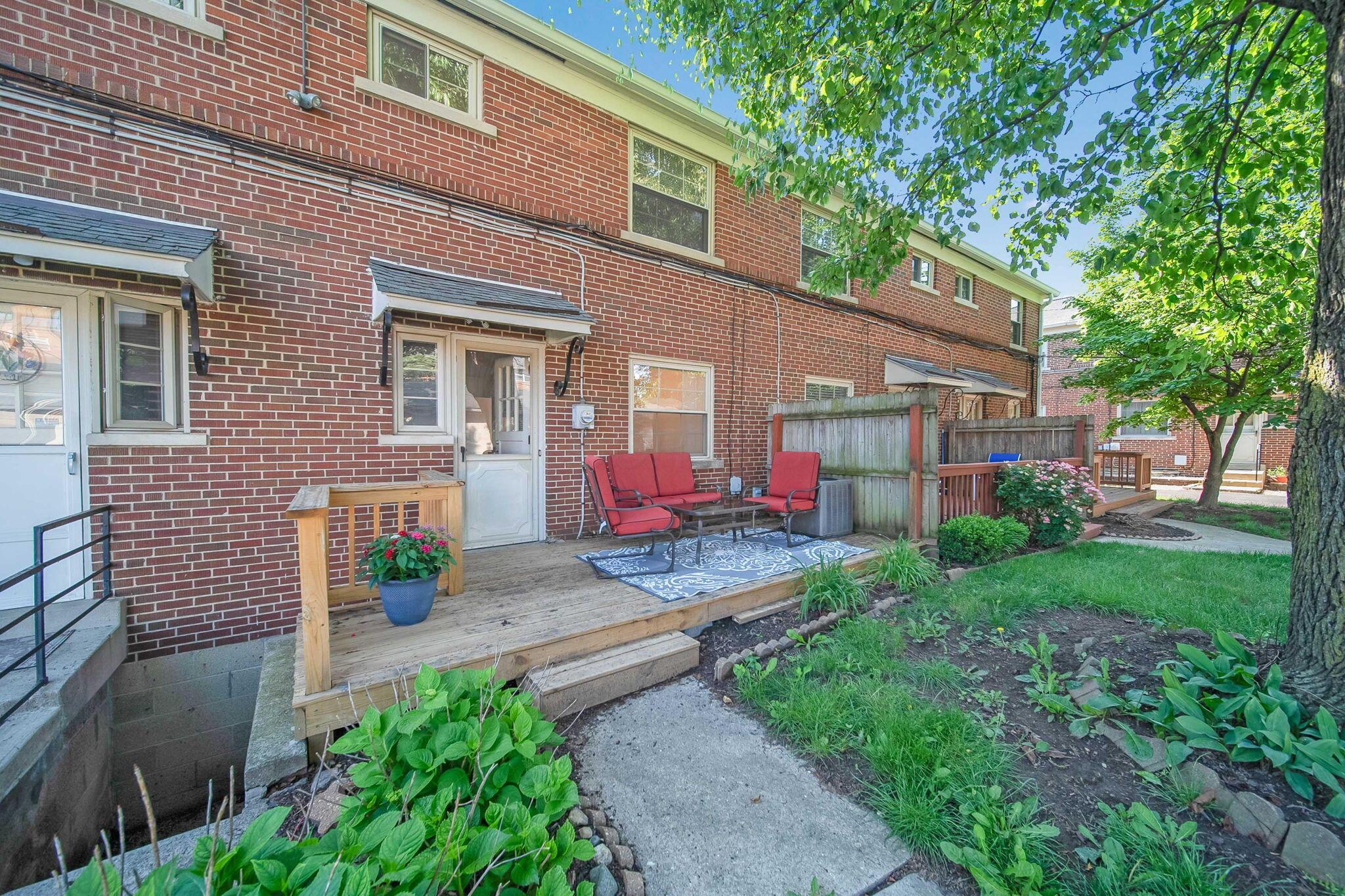 1809 Northwest Court, C