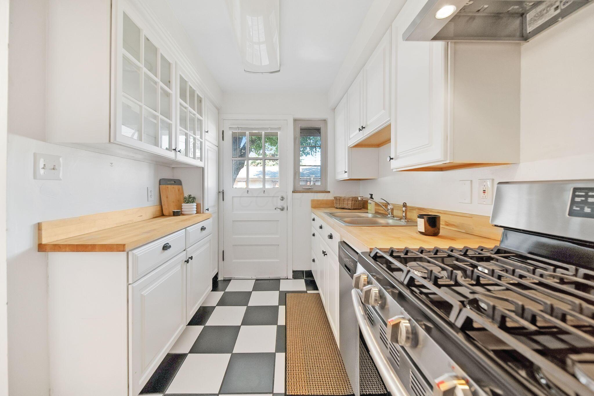 1809 Northwest Court, C