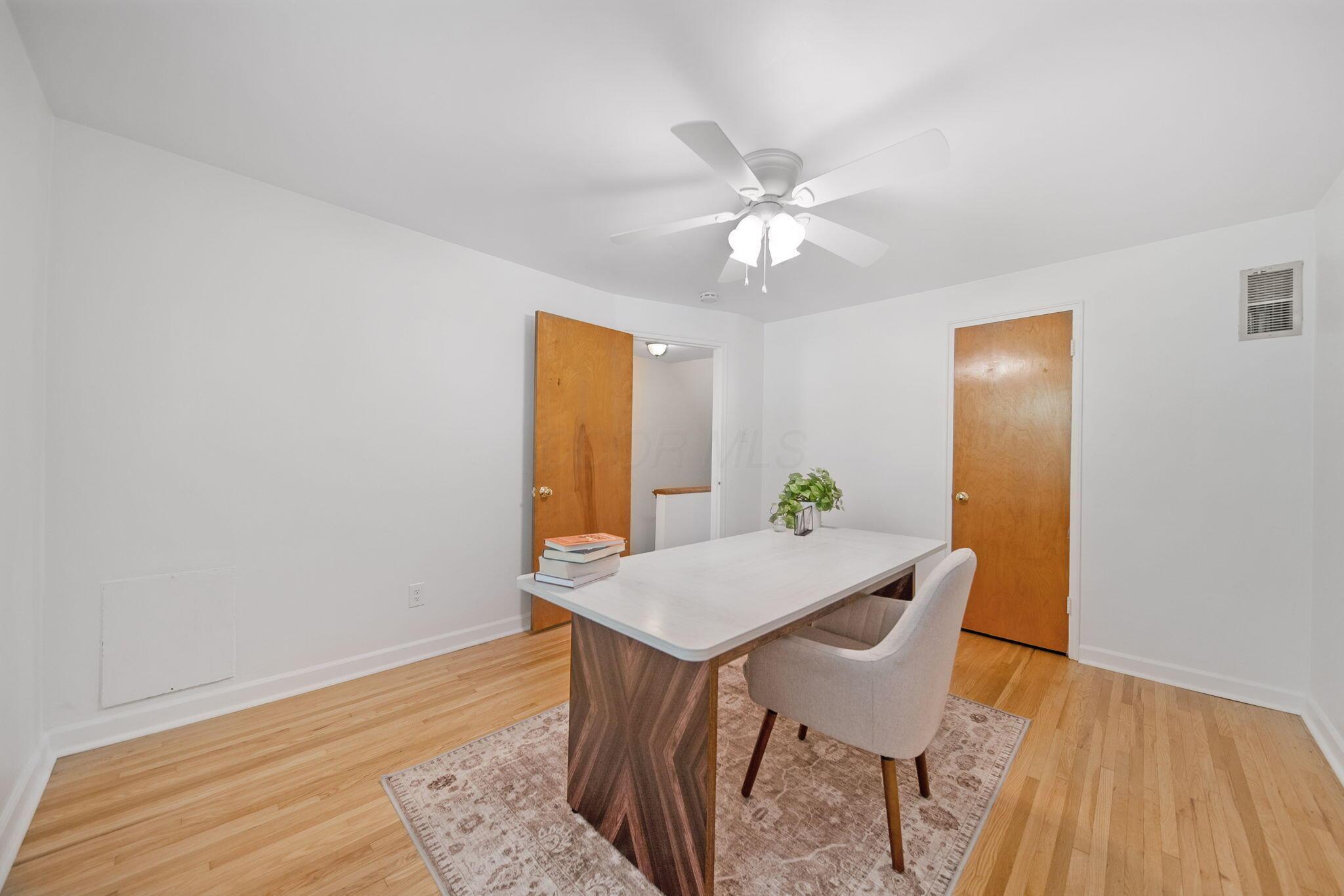 1809 Northwest Court, C