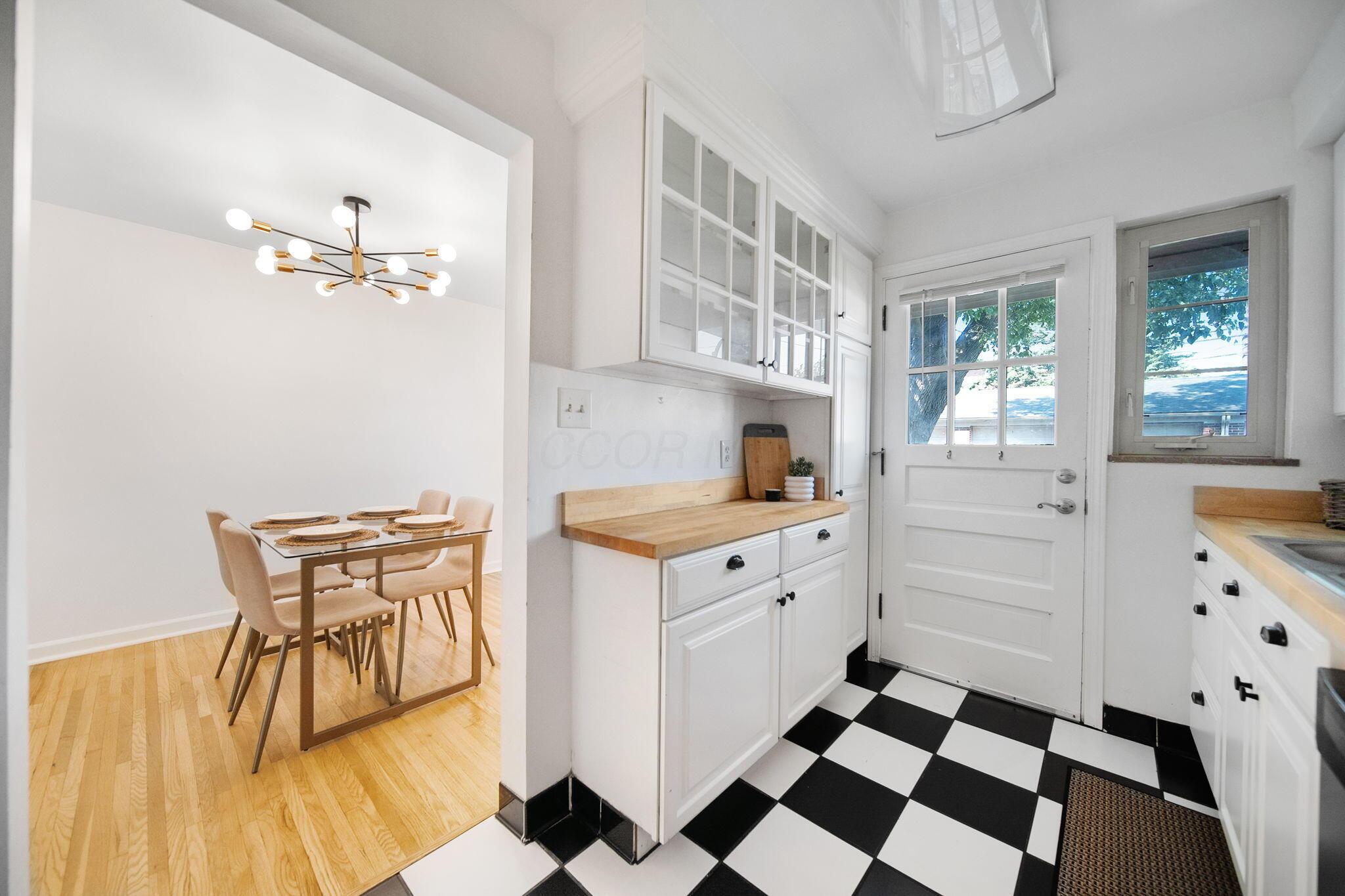 1809 Northwest Court, C