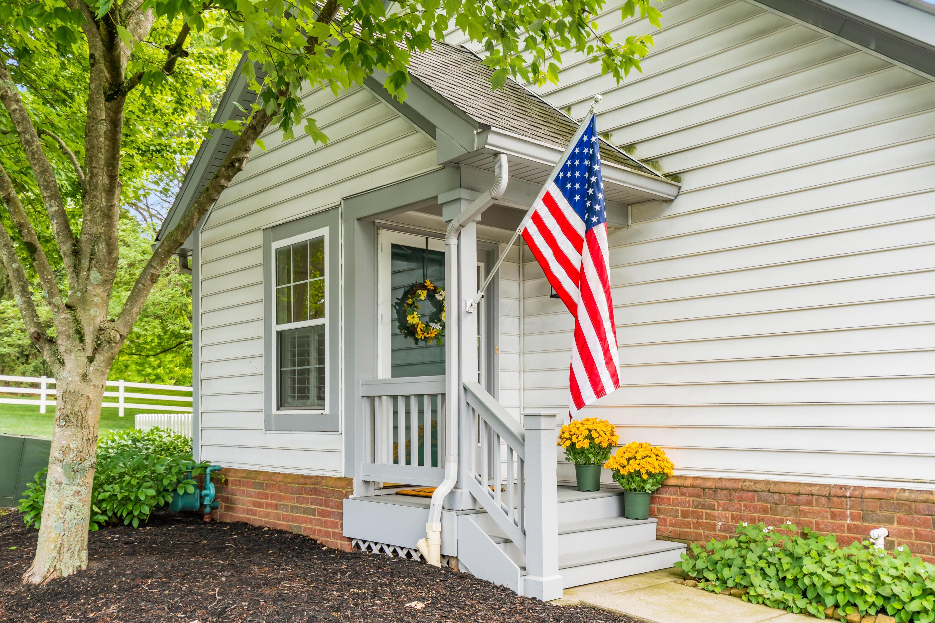 6611 Lower Lake Drive