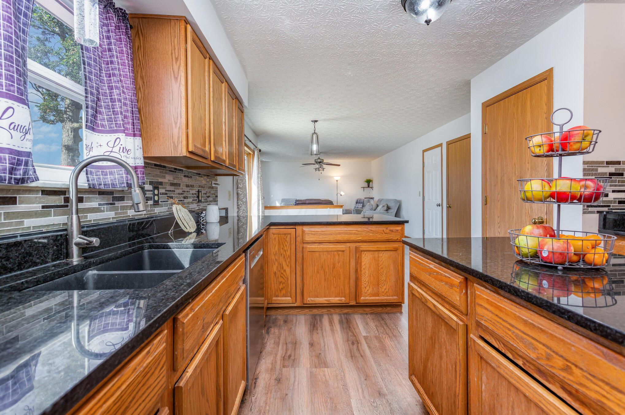 4315 Knoll Crest Drive, Grove City