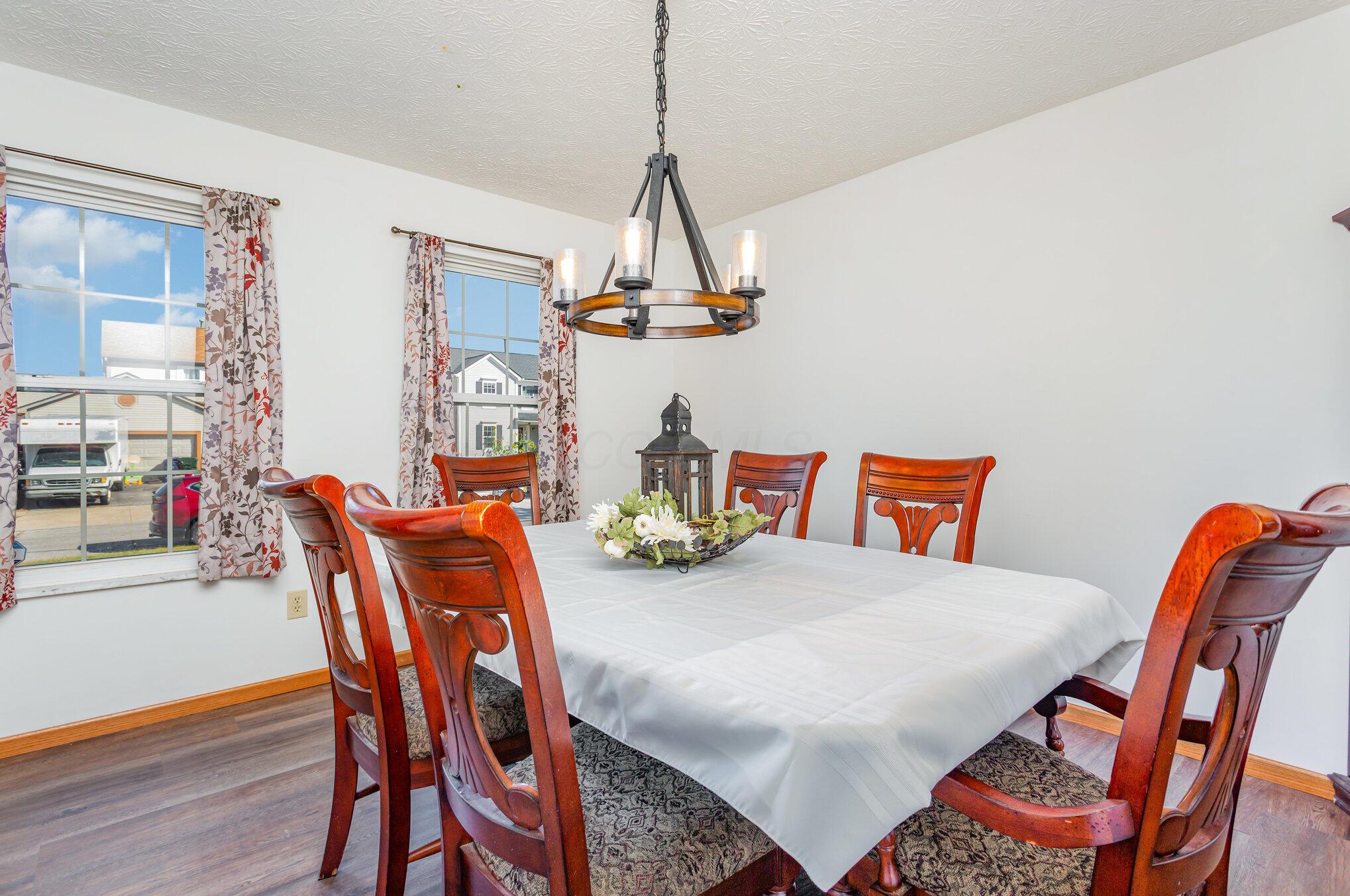 4315 Knoll Crest Drive, Grove City